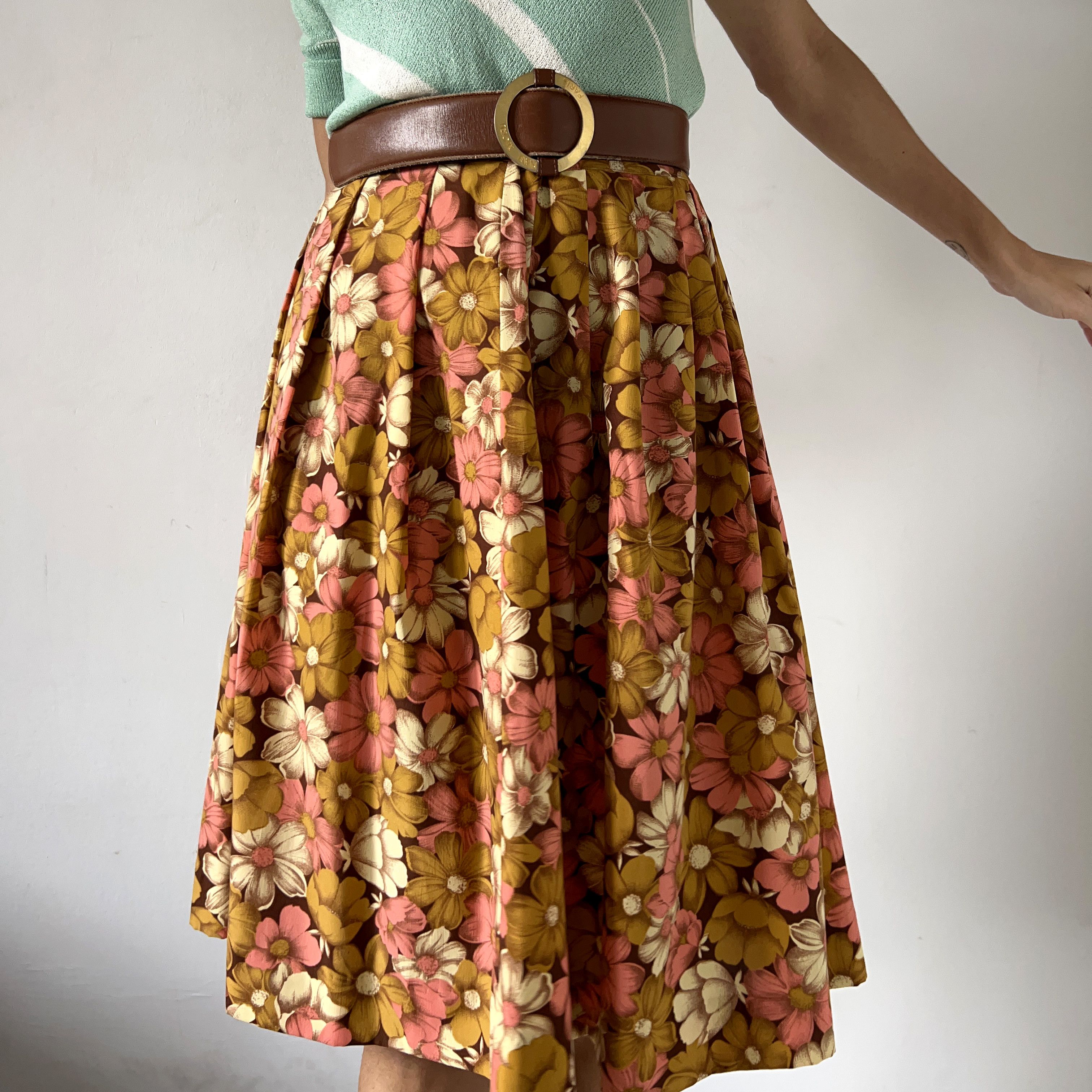 Handmade × Vintage Vintage 70s flower power skater skirt Size 30" / US 8 / IT 44 - 6 Thumbnail