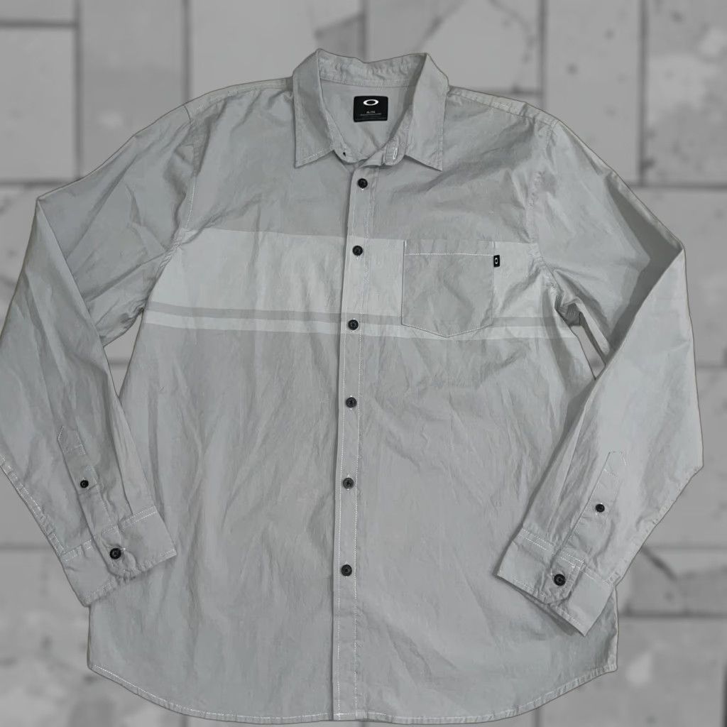 Oakley VINTAGE Oakley Long Sleeve Shirt Mens XL Gray Button-Up Size US XL / EU 56 / 4 - 1 Thumbnail