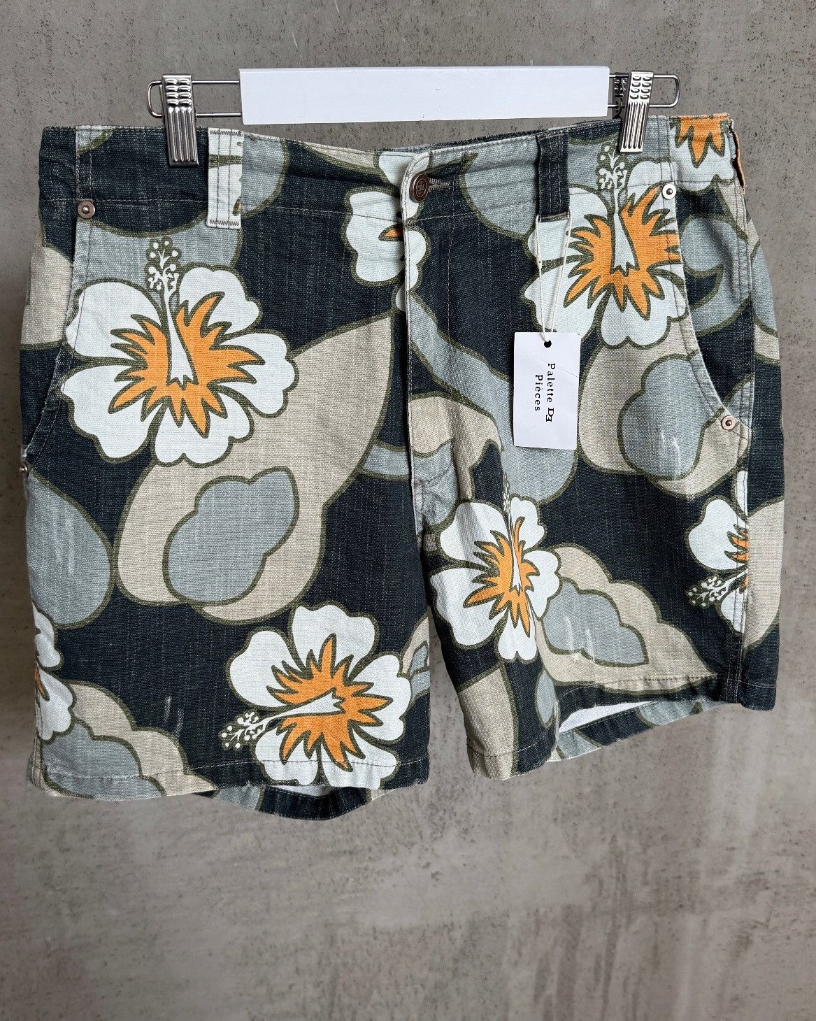ERL ERL Cargo Hibiscus Print Shorts SS23 Size US 32 / EU 48 - 2 Thumbnail