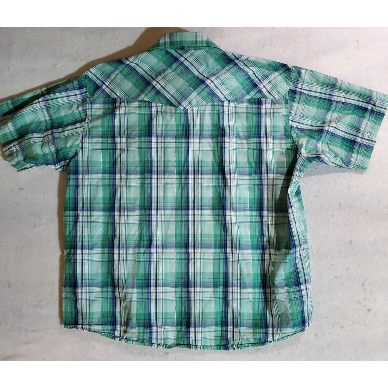 Wrangler VINTAGE Wrangler Western Style Shirt Mens XL GREEN Plaid w/ Pearl Snaps Shirt Mens XL Green Plaid Pearl Snaps Western Style Wrangler Vintage Size US XL / EU 56 / 4 - 6 Thumbnail
