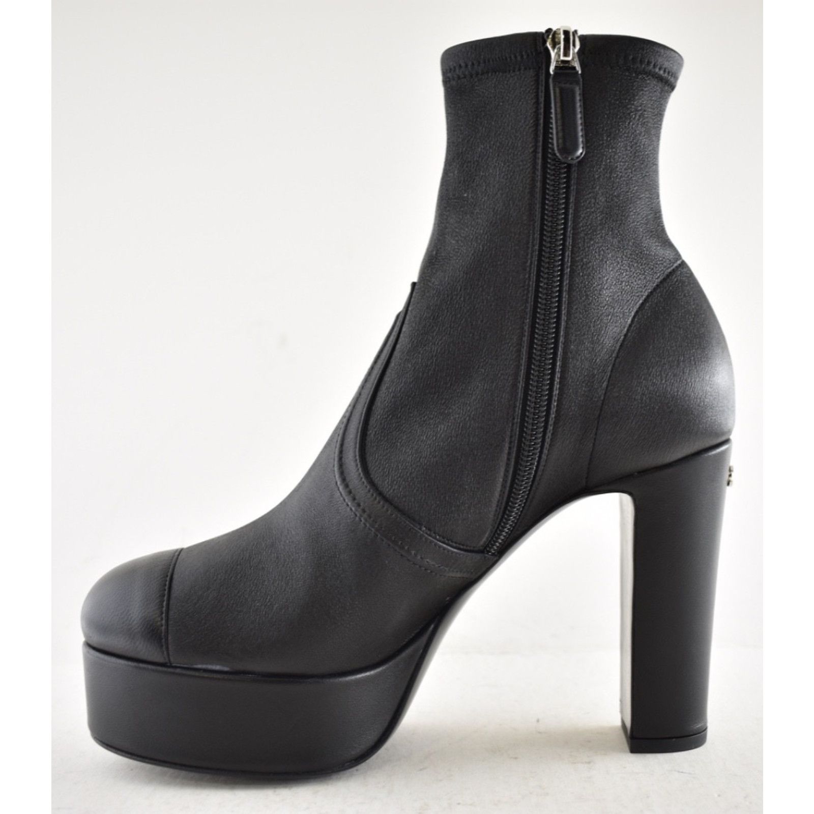 Chanel Chanel 24K Lambskin CC Ankle Platform Block Heel Bootie 39.5 Size US 8.5 / IT 38.5 - 10 Thumbnail