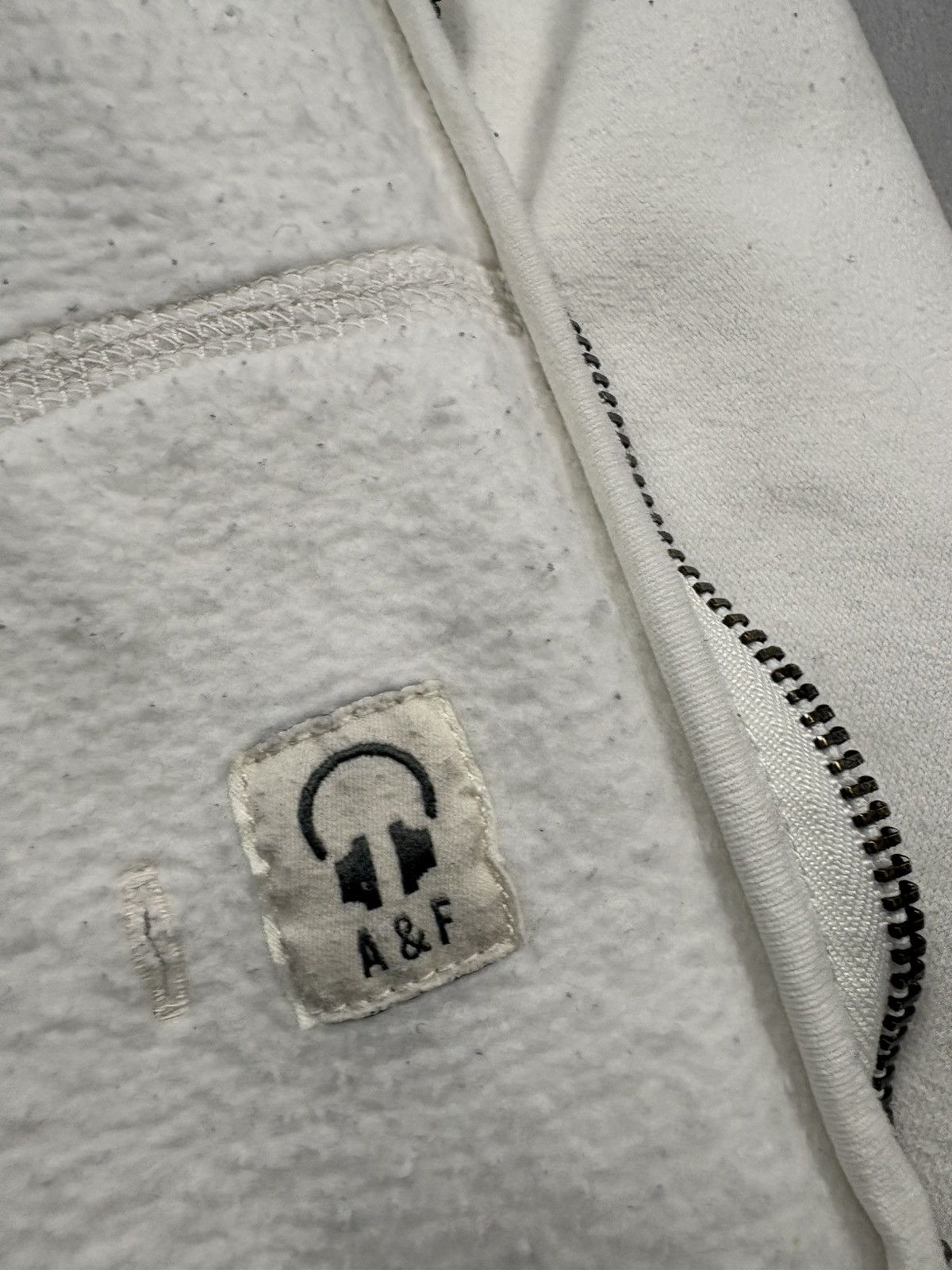 Abercrombie & Fitch Abercrombie & Fitch Rare Distressed Zip Hoodie Logo Y2K 00s Size US L / EU 52-54 / 3 - 14 Thumbnail