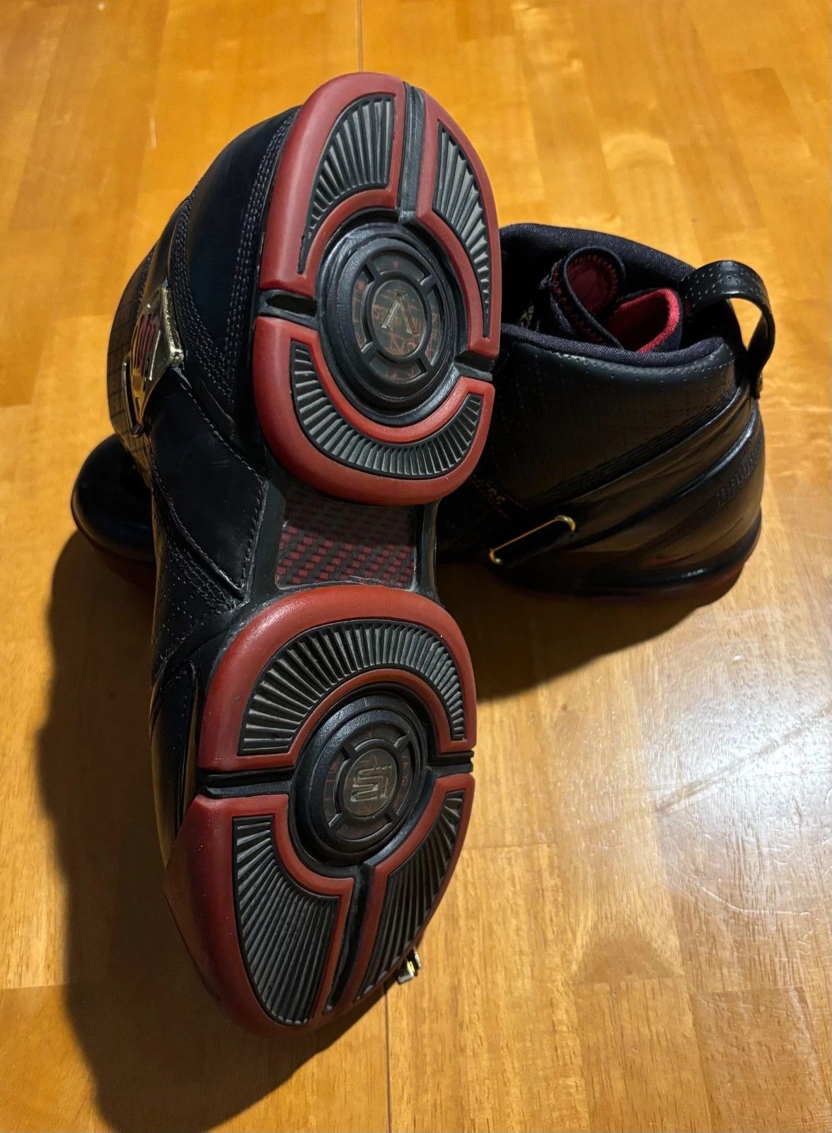Nike 2007 LeBron 5 Black Crimson Metallic Gold Size US 12 / EU 45 - 7 Thumbnail