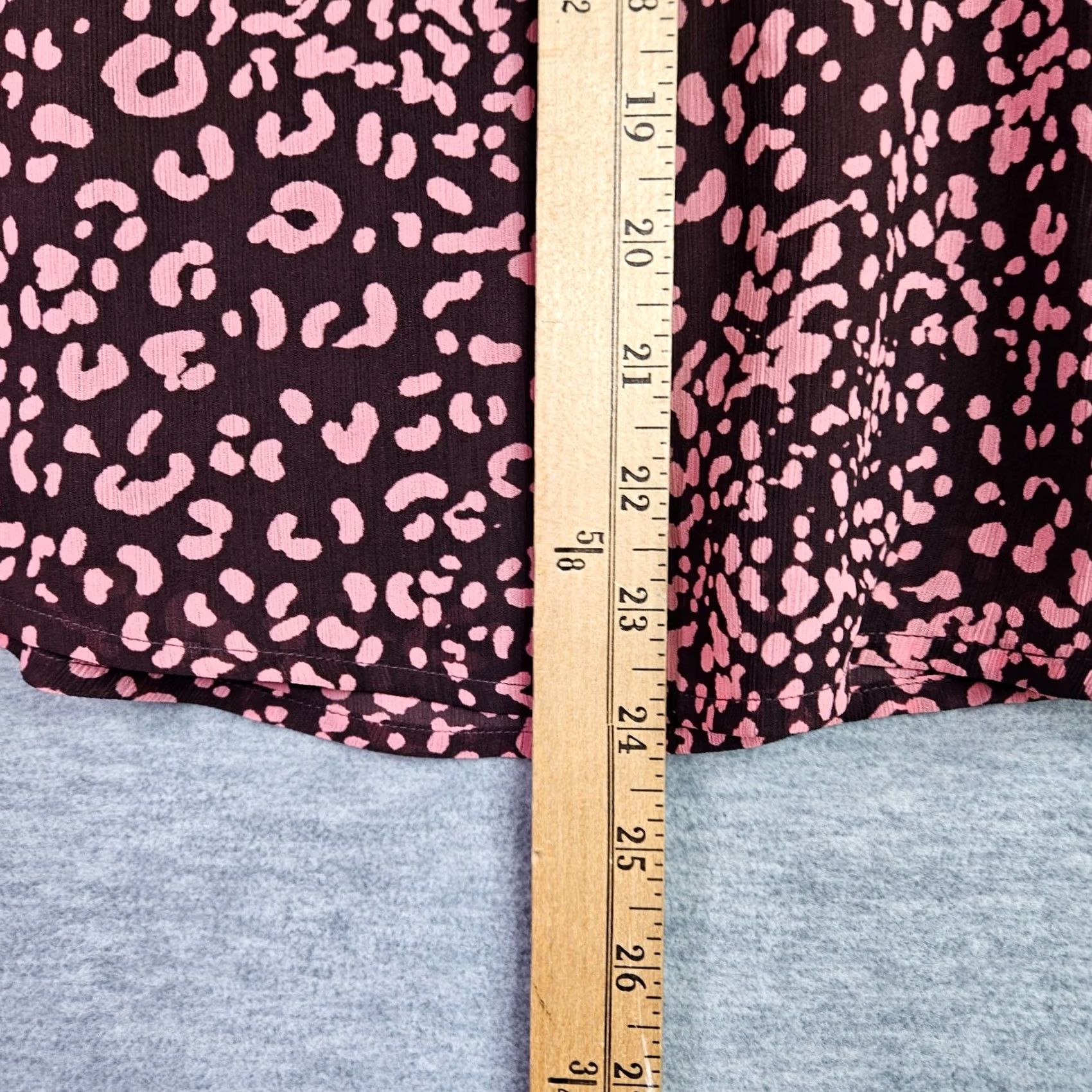 J.Crew J.CREW Women’s M Pink Black Leopard Print Short Sleeve Blouse Lightweight Top Shirt Adult M Multicolor Leopard Mens Womens Girls Size M / US 6-8 / IT 42-44 - 4 Thumbnail