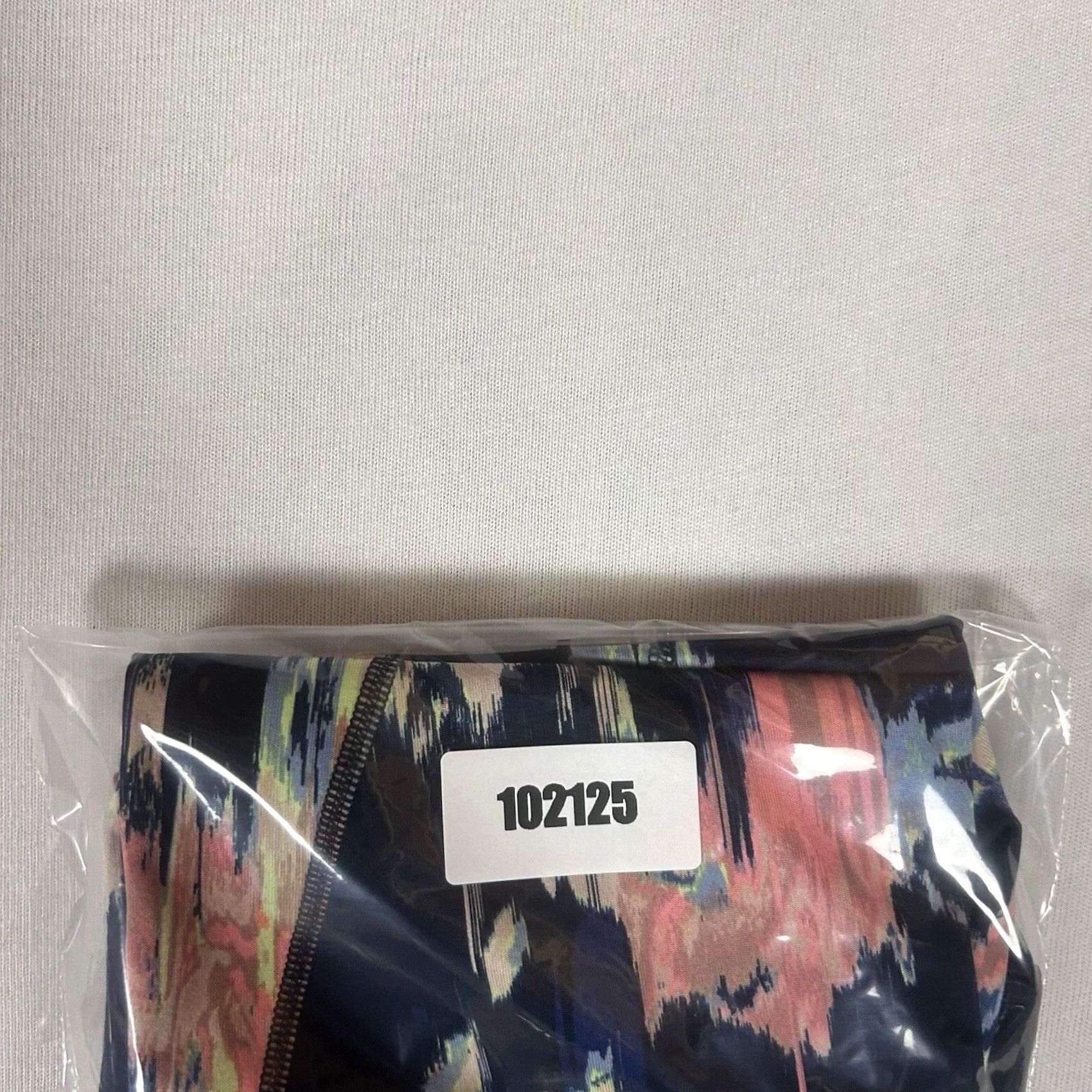 H&M H&M Sport Leggings Women L Ankle Yoga Gym Abstract Multicolor Fitness Stretch Run Training Size 36" / US 14 / IT 50 - 8 Thumbnail