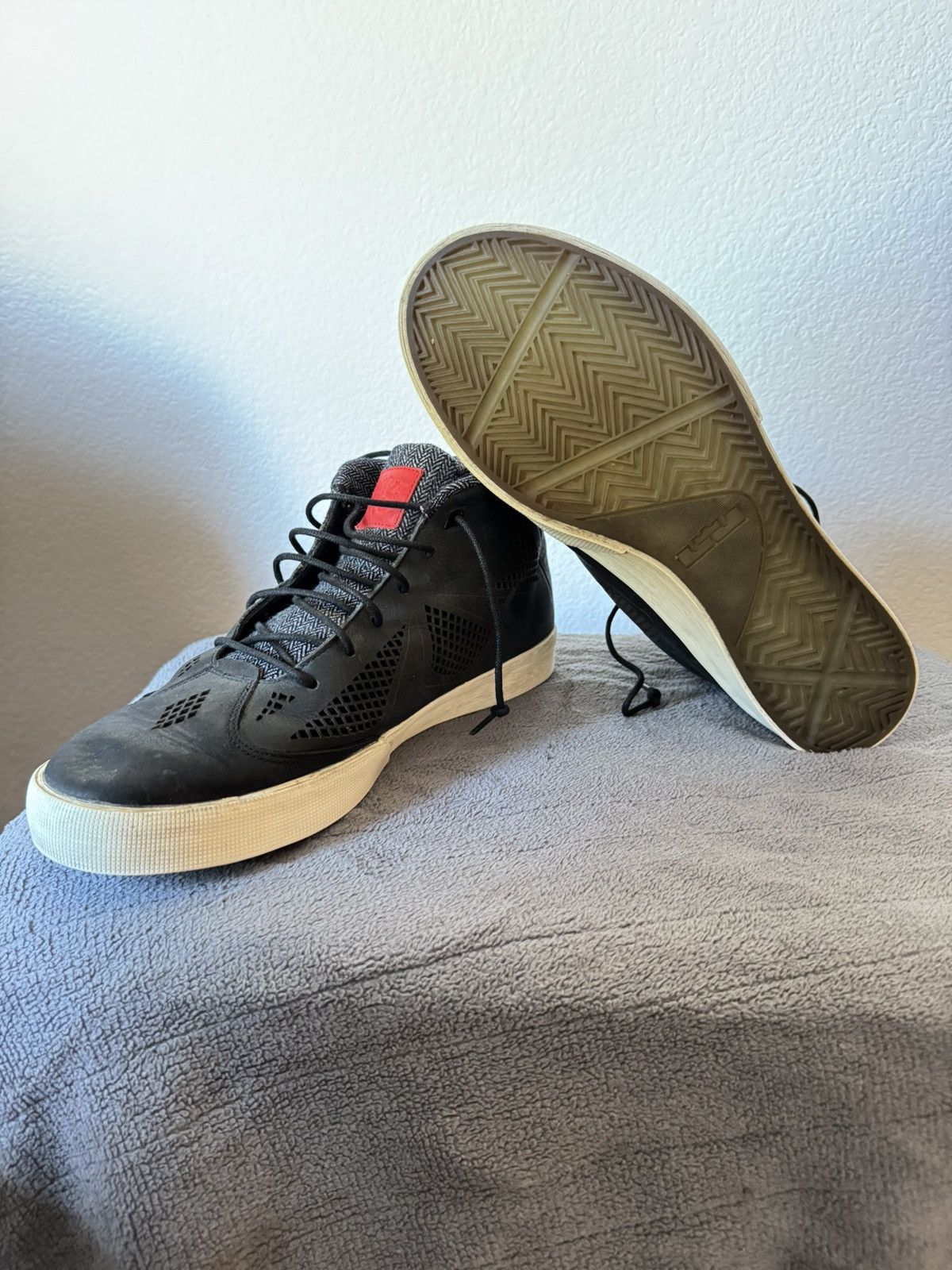 Nike Nike LeBron 10 NSW Lifestyle Size US 11.5 / EU 44-45 - 1 Thumbnail
