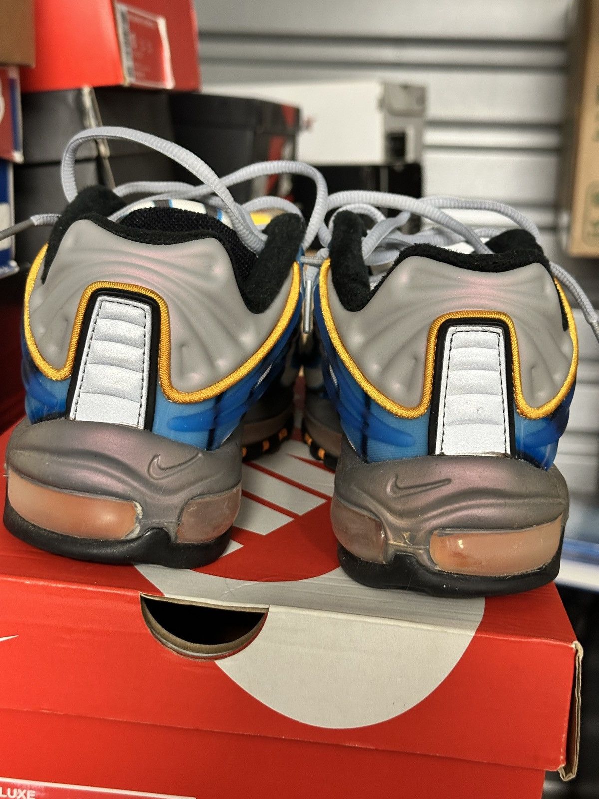 Nike Nike Air Max Deluxe Retro Size US 10 / EU 43 - 8 Thumbnail