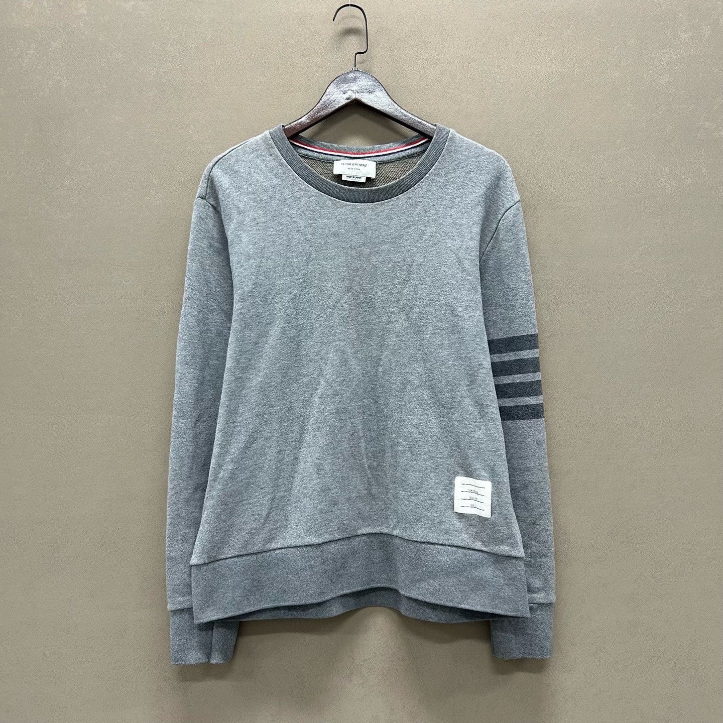 Thom Browne thom browne gray four-stripe sweatshirt Size US M / EU 48-50 / 2 - 1 Thumbnail