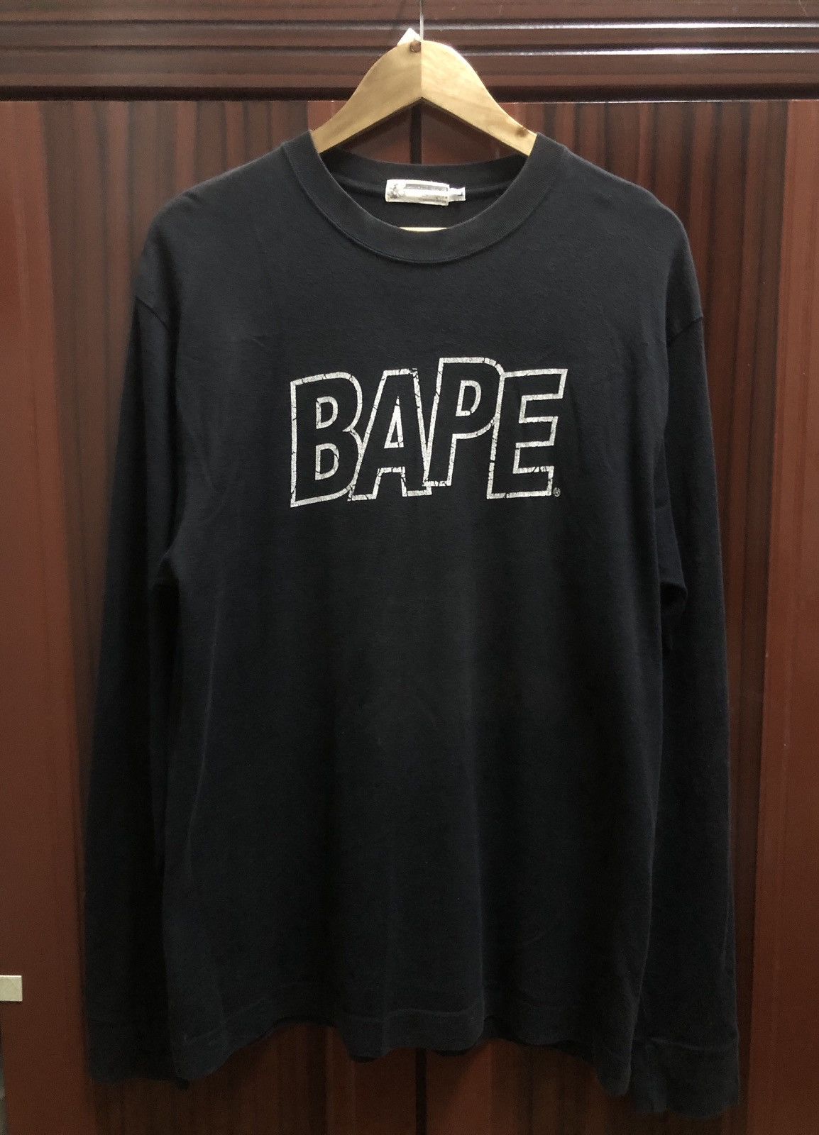 Bape OG Vintage 2000 BAPE Spell Out Logo Cracked Style L/S Shirts Size US L / EU 52-54 / 3 - 1 Thumbnail