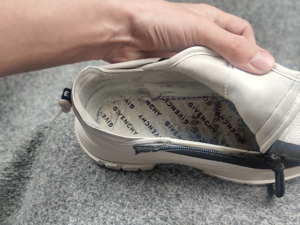 Givenchy Givenchy spectre runner sneakers leather Logo Zip Shoes Size US 8.5 / IT 38.5 - 24 Thumbnail