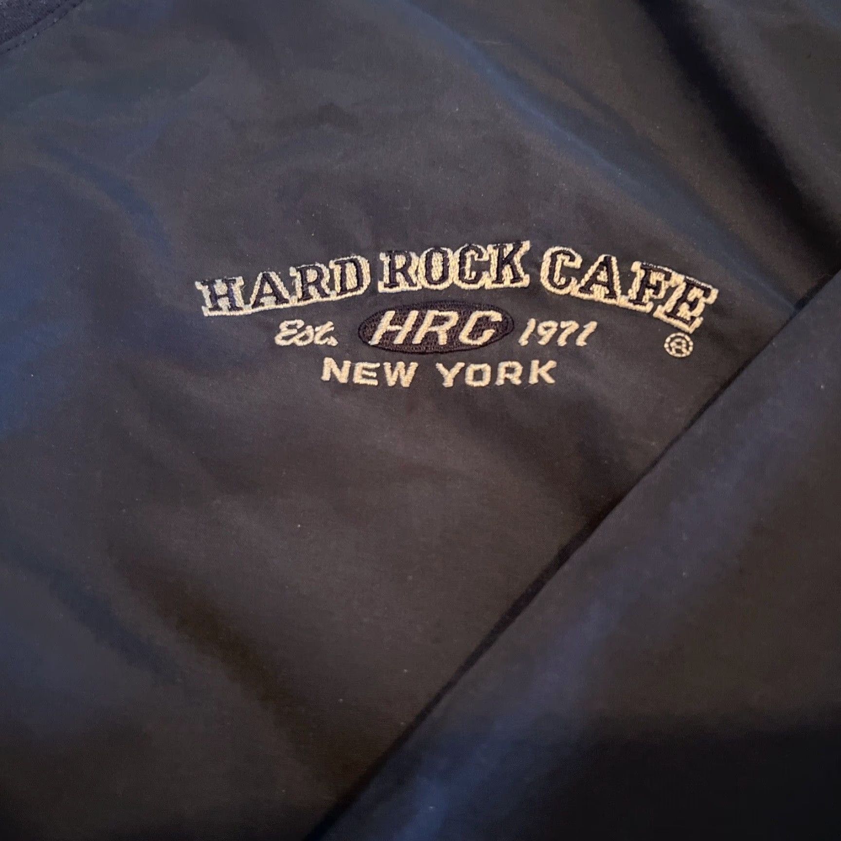 Hard Rock Cafe VINTAGE HARD ROCK CAFE Small Petit New York Nylon pullover windbreaker Jacket Navy Blue Mens Size US S / EU 44-46 / 1 - 4 Thumbnail