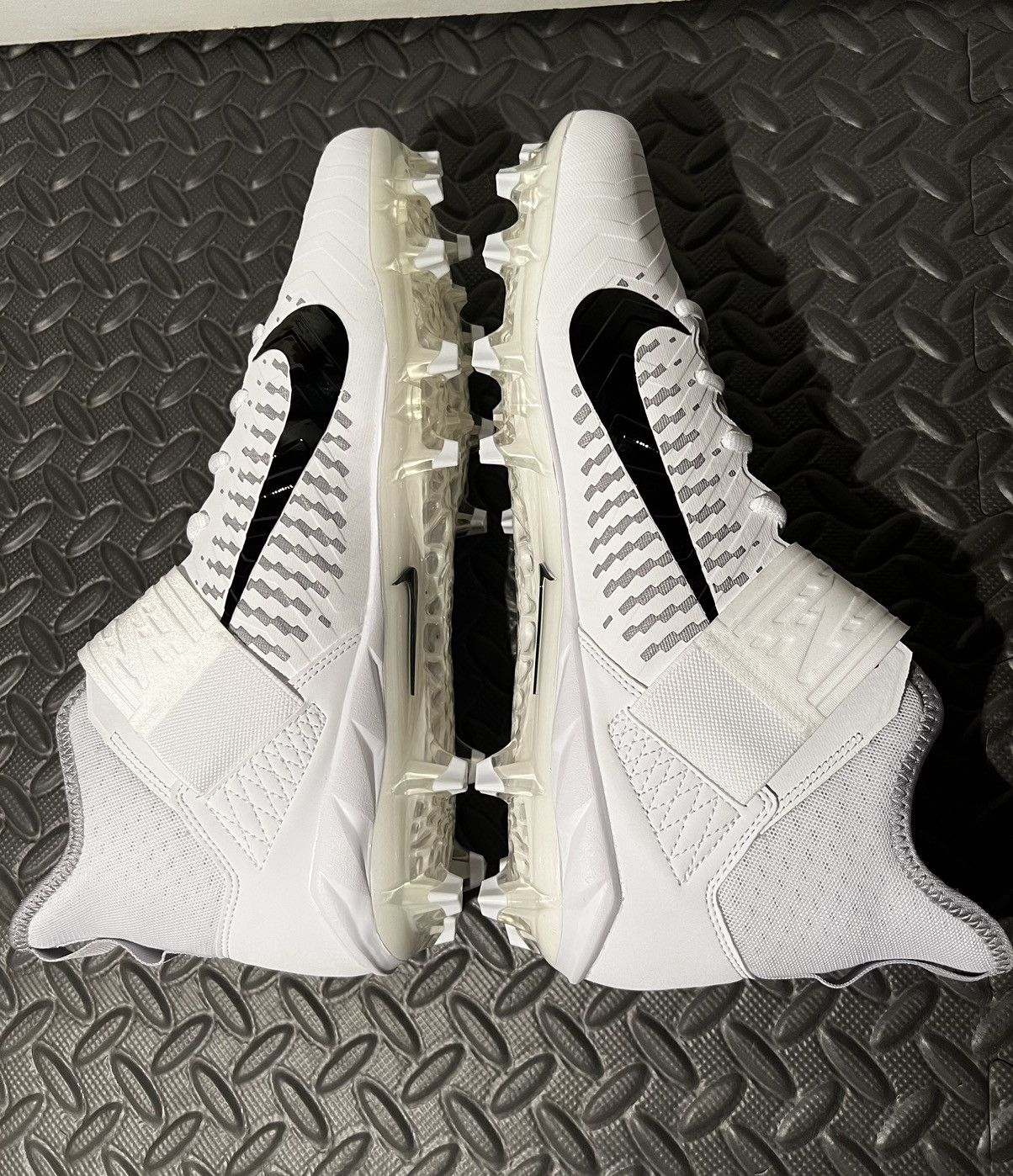 Nike NEW Nike Alpha Menace Pro 2 White size 12.5 Football cleats Size US 12.5 / EU 45-46 - 6 Thumbnail