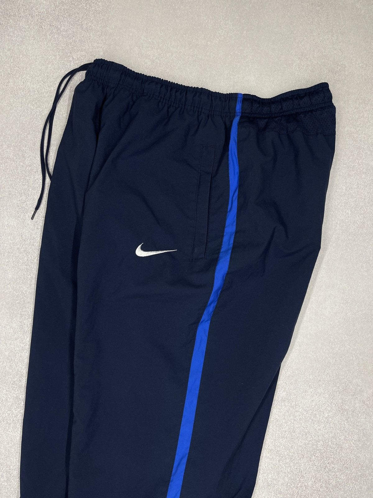 Nike Vintage Nike Nylon Sweatpants Navy Drill Y2K ACG TN Size US 34 / EU 50 - 2 Thumbnail