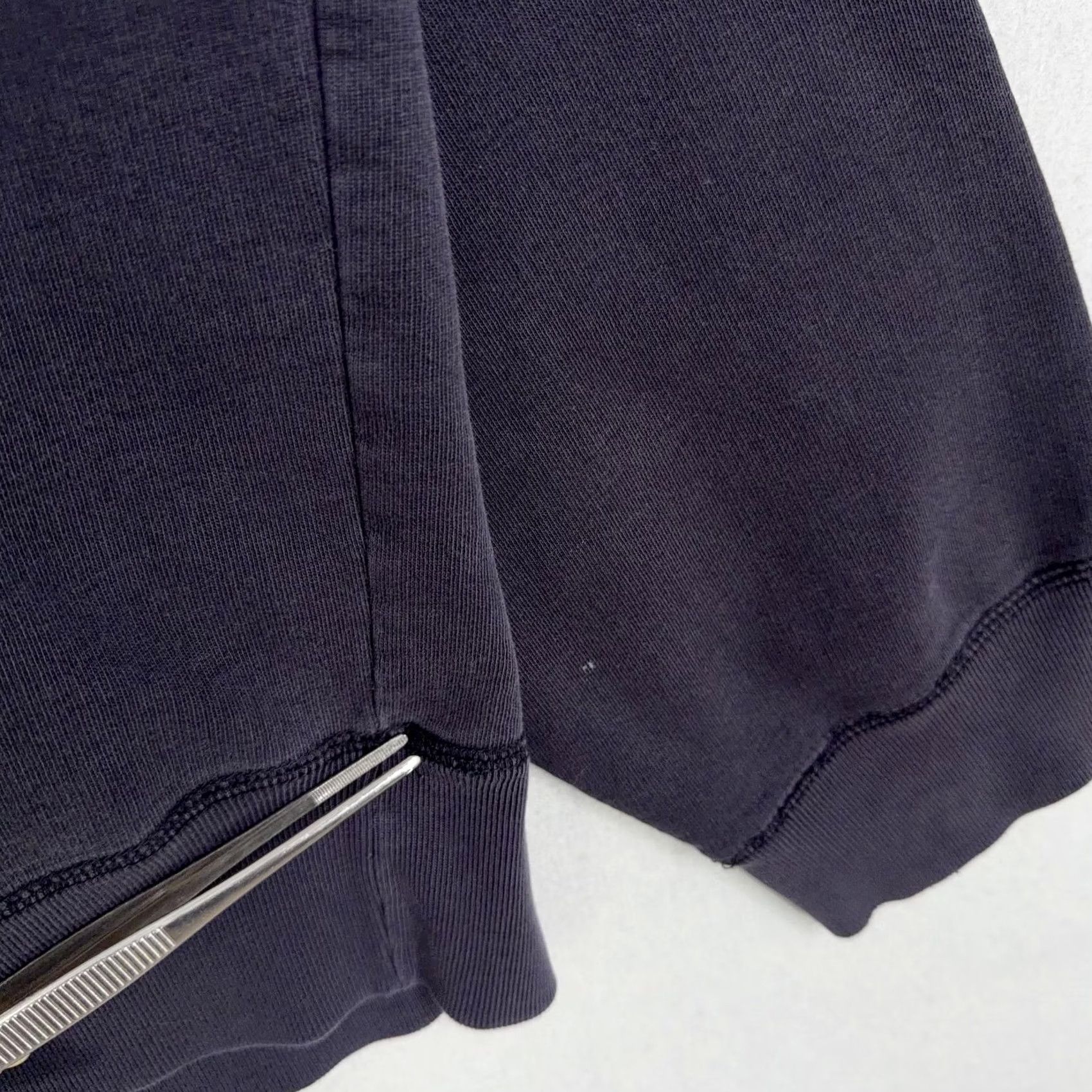 Tommy Hilfiger VINTAGE Tommy Hilfiger Sweatshirt Mens 2XL Blue Fleece Crewneck Pullover 90s TH Denim Logo graphic print Size US XXL / EU 58 / 5 - 4 Thumbnail