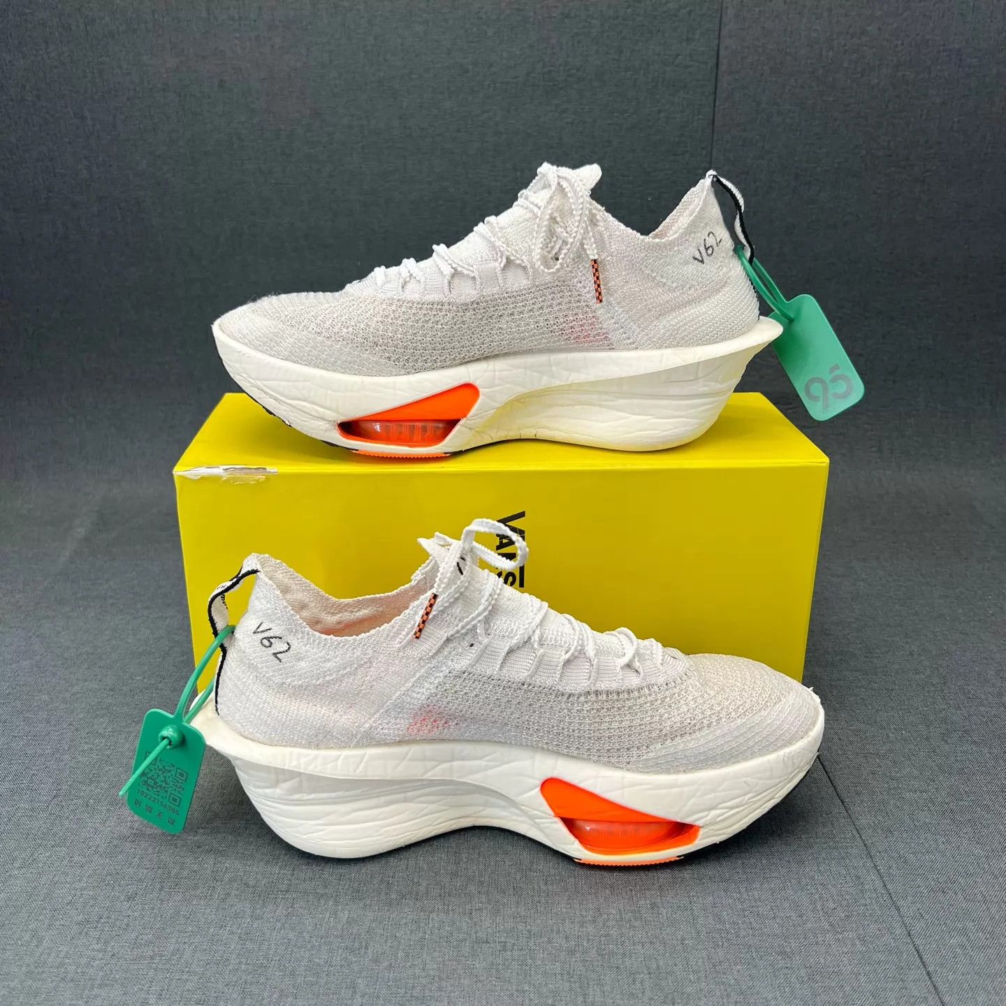 Nike alphafly3 white orange 42 new Size US 9 / EU 42 - 7 Thumbnail