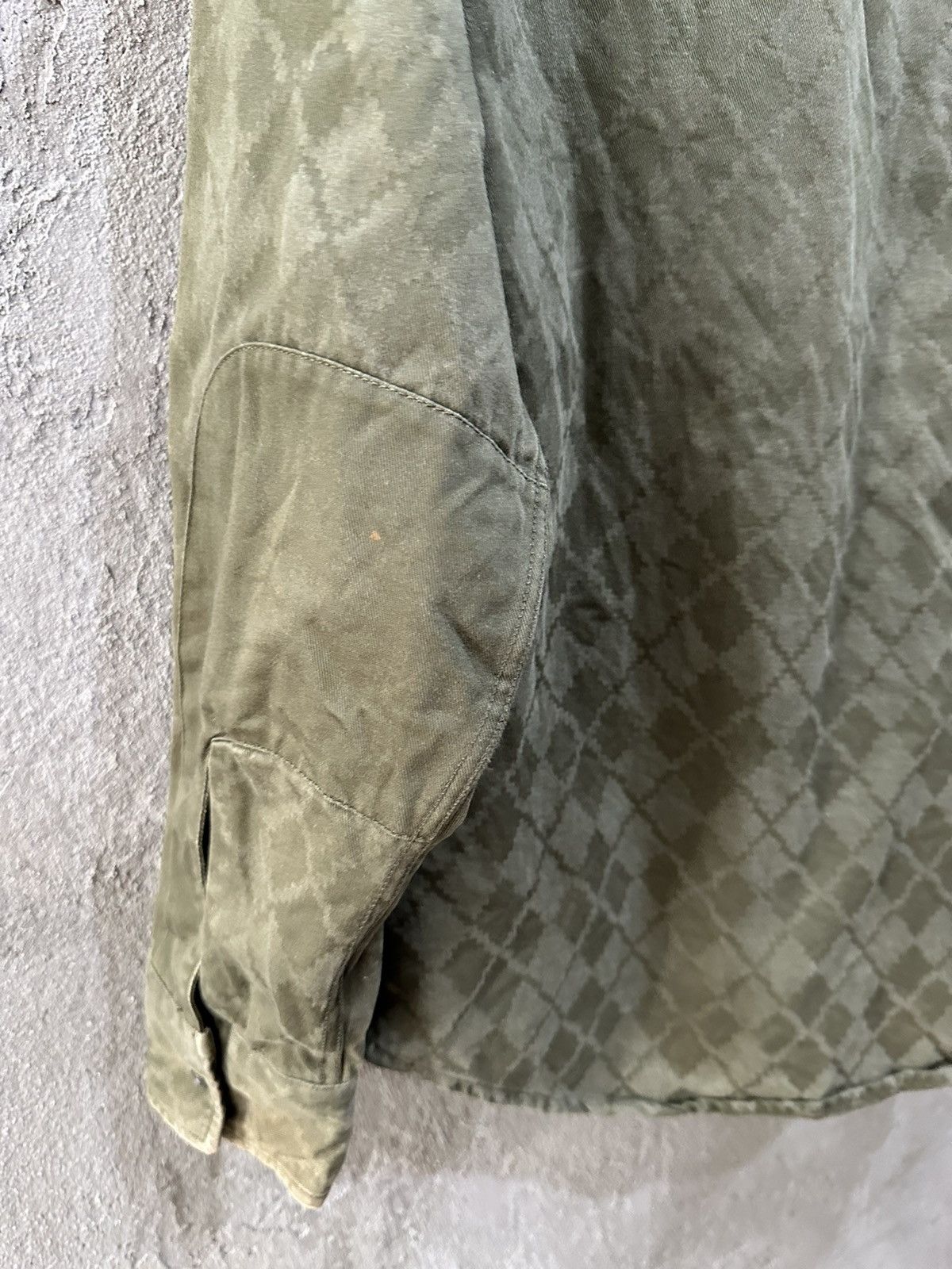 Yohji Yamamoto 1990 Yohji Yamamoto AAR Yohji Studio Rare Printed Army Shirt Size US M / EU 48-50 / 2 - 13 Thumbnail