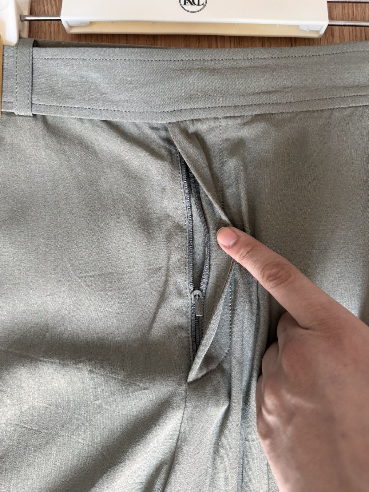 RECTO RECTO RM 25S Wrinkle Detail Belted Shorts in Dark Khaki Size US 32 / EU 48 - 14 Thumbnail