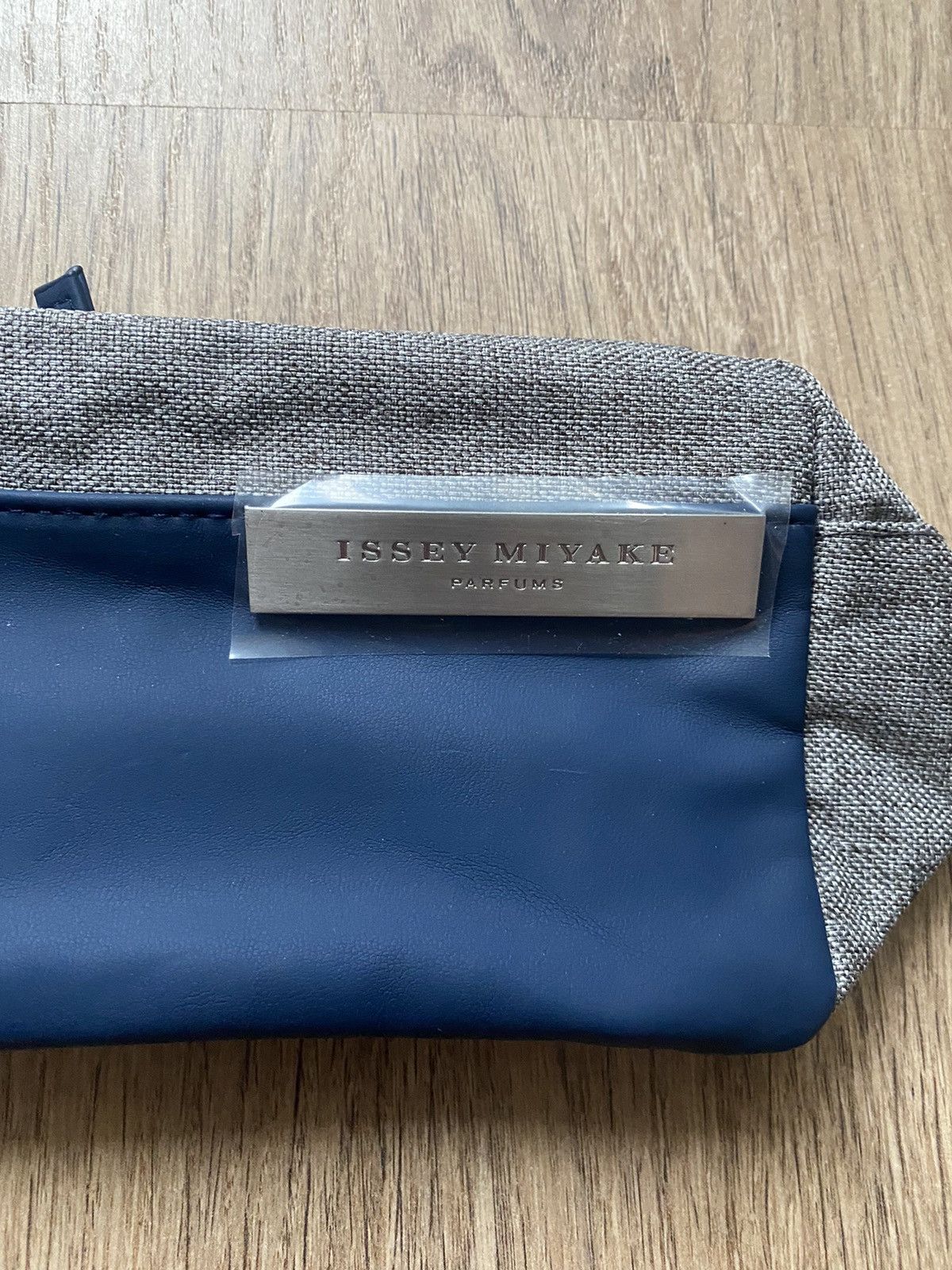 Issey Miyake ❗️NEW❗️Issey Miyake Parfums Bag Size ONE SIZE - 2 Thumbnail