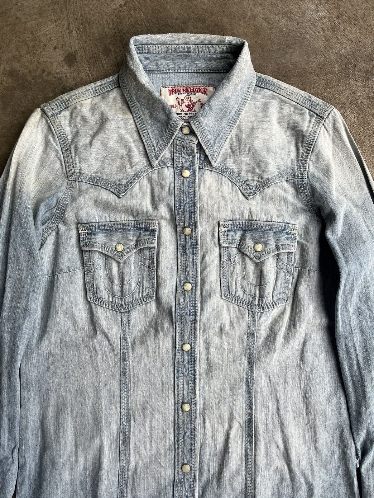 If Six Was Nine × Le Grande Bleu (L.G.B.) × True Religion TRUE RELIGION ROBE DISTRESSED DENIM BUTTON SHIRTS Size US S / EU 44-46 / 1 - 3 Thumbnail