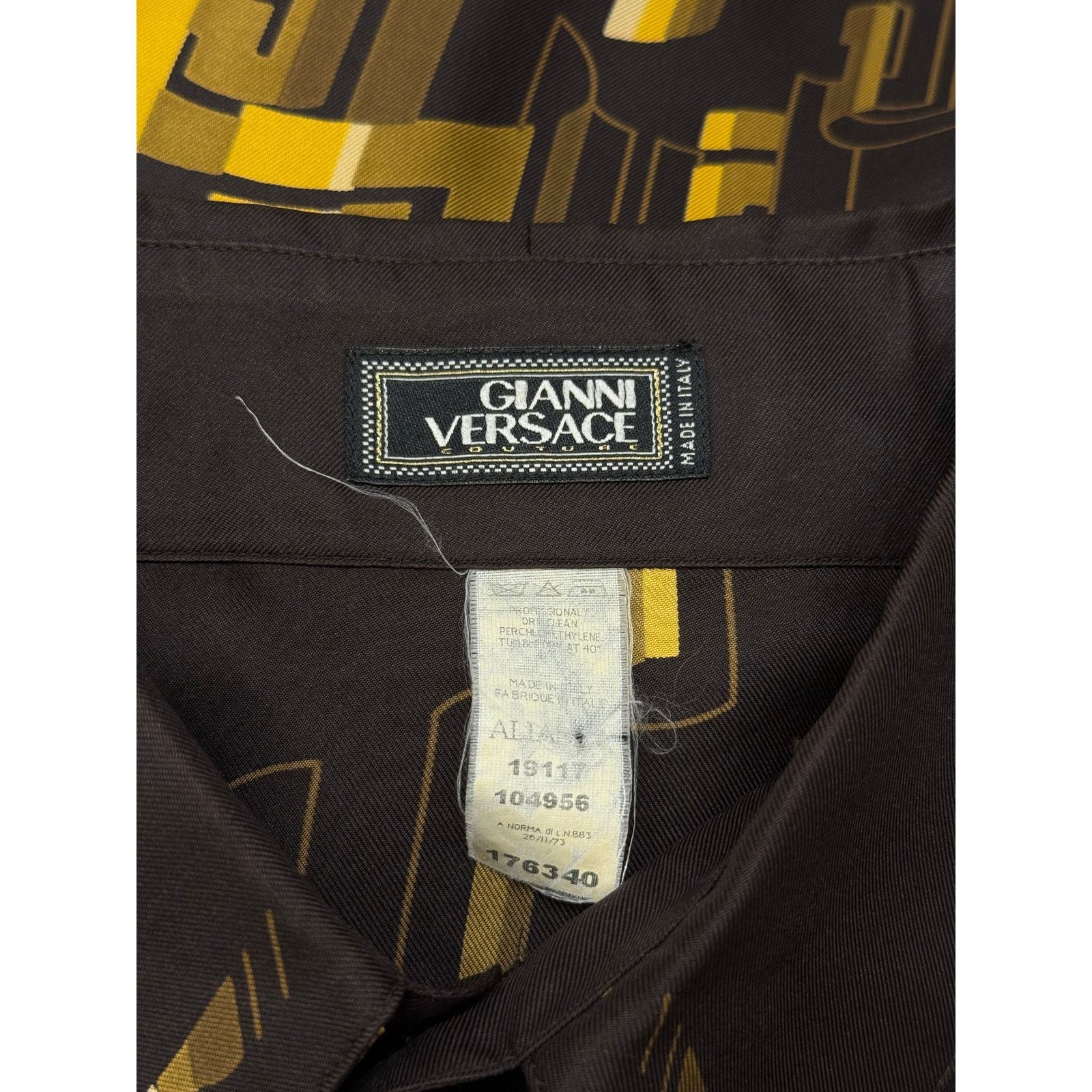 Versace 1990s Gianni Versace geometric silk shirt Size US L / EU 52-54 / 3 - 5 Thumbnail
