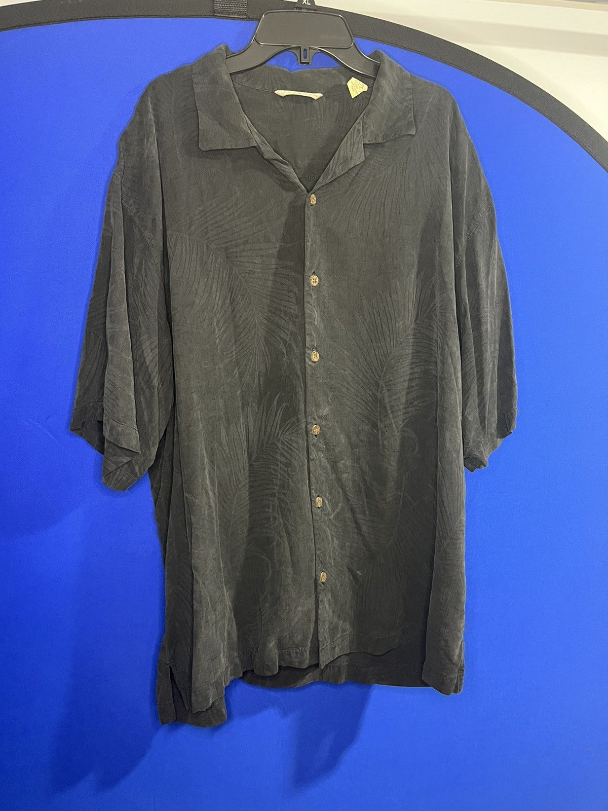 Tommy Bahama Vintage Tommy Bahama Hawaiian SmokingBirds Camp Button Shirt Size US XL / EU 56 / 4 - 1 Thumbnail