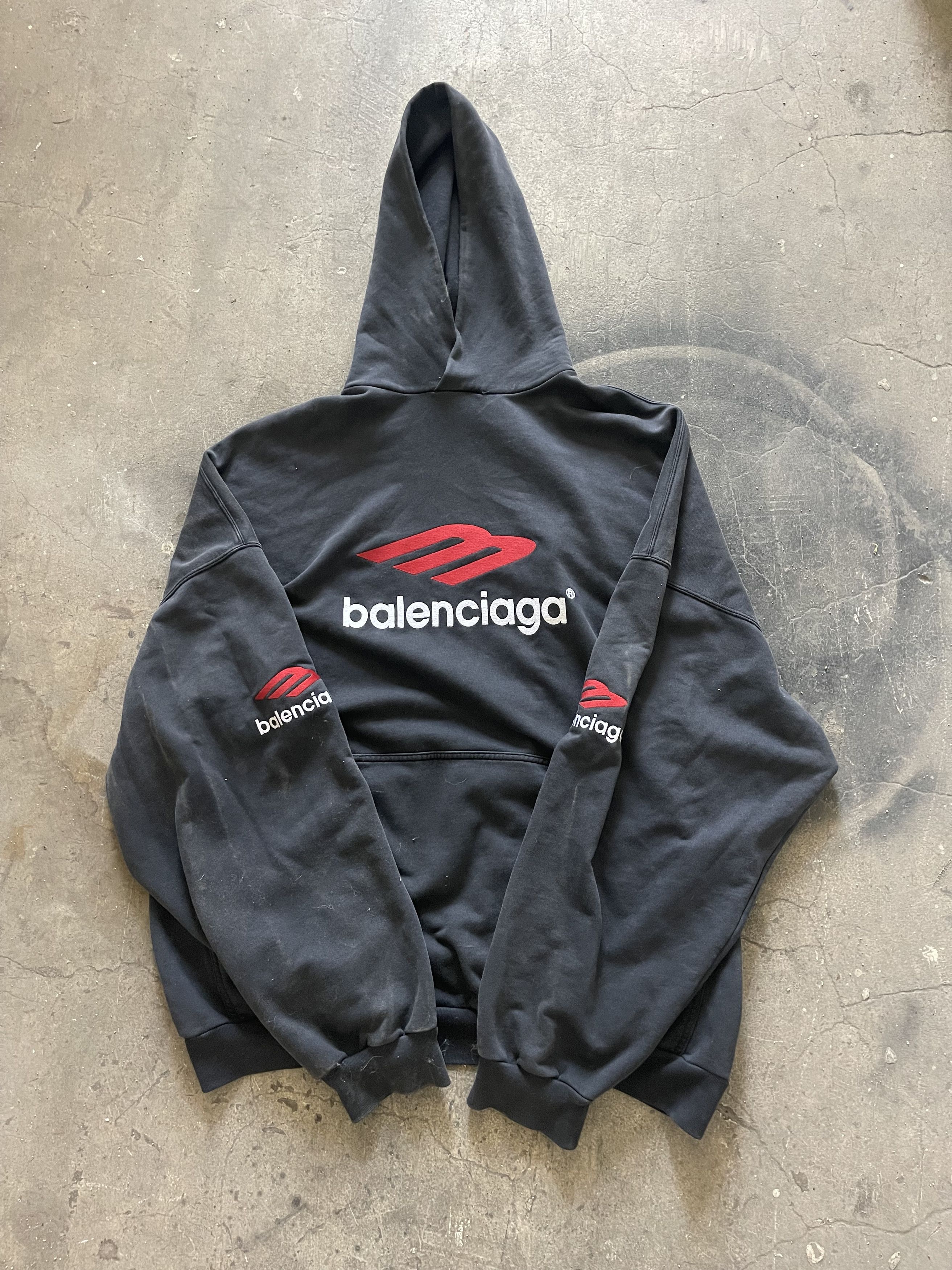 Balenciaga 3B LOGO HOODIE Size US XL / EU 56 / 4 - 1 Thumbnail