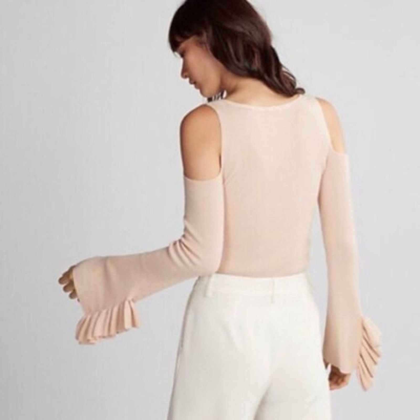 Express Express Cold Shoulder V Neck Bell Sleeve Sweater Blush M Size M / US 6-8 / IT 42-44 - 2 Thumbnail