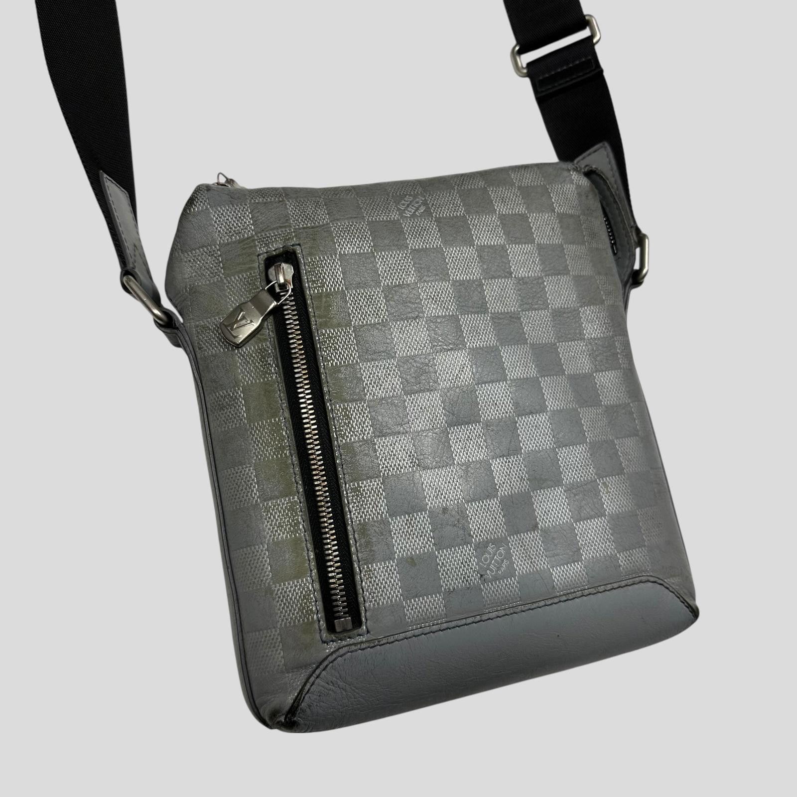 Louis Vuitton Louis Vuitton Damiere Discovery Monogram Leather Infini Bag Size ONE SIZE - 2 Thumbnail