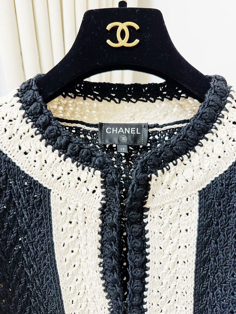 Chanel Chanel Black and white color-blocked hollow woven cardigan Size XS / US 0-2 / IT 36-38 - 4 Thumbnail