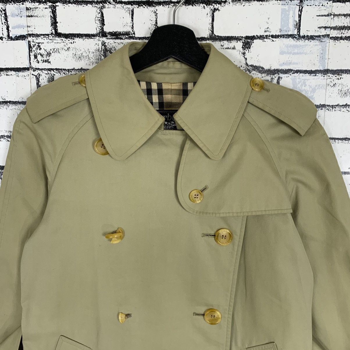 Burberry × Designer × Vintage Vintage Burberrys Trench Coat Woman Size Medium Size L / US 10 / IT 46 - 1 Thumbnail