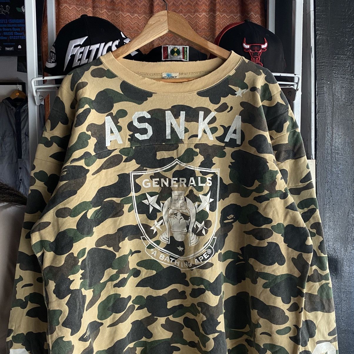 Bape 2006 Bape Green ASNKA / General Raiders Logo Rip Crewneck Size US XL / EU 56 / 4 - 3 Thumbnail