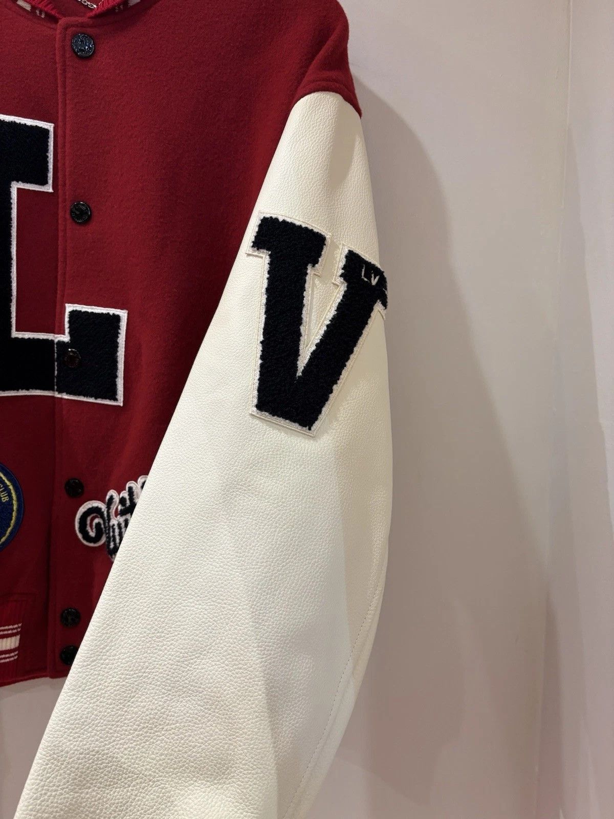 Louis Vuitton Louis Vuitton Virgil FW19 Varsity Size US L / EU 52-54 / 3 - 16 Thumbnail