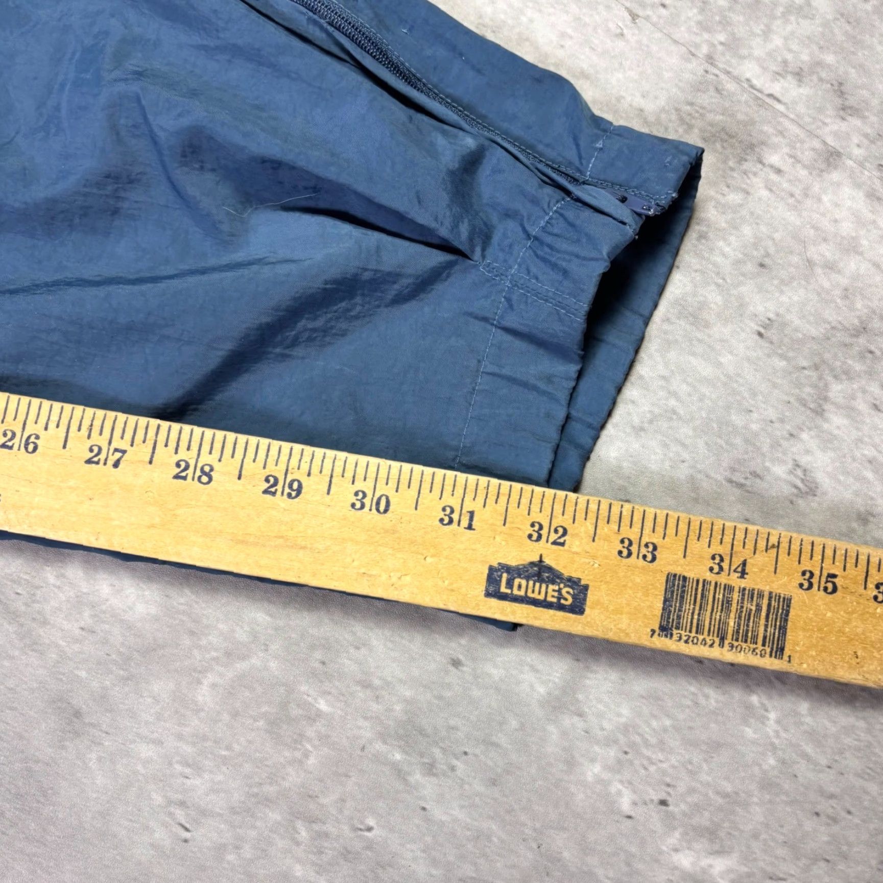 Nike VINTAGE Nike Windbreaker Track Pants Navy Blue L Unisex Adults Nike Swingman Taffeta Water Resistant Windproof Elastic Drawstring Inseam 29 in stb Size US 33 - 5 Thumbnail