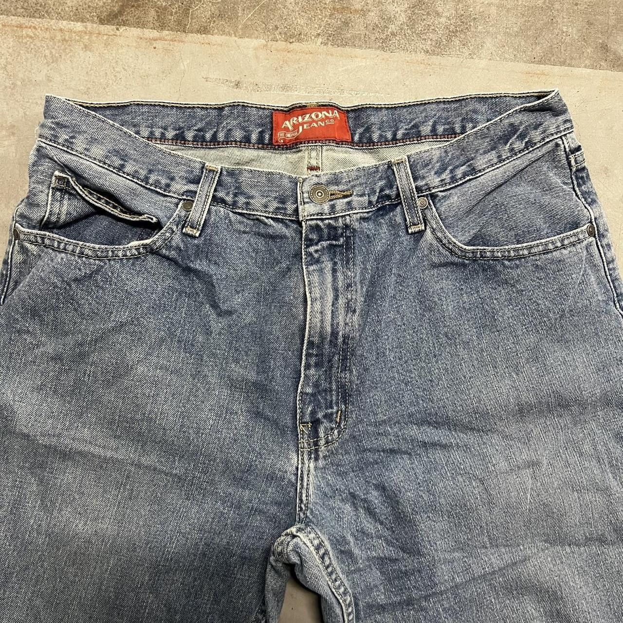 Vintage Vintage Y2K/2000s Baggy Skater style Medium wash Denim Jeans! Size US 34 / EU 50 - 4 Thumbnail