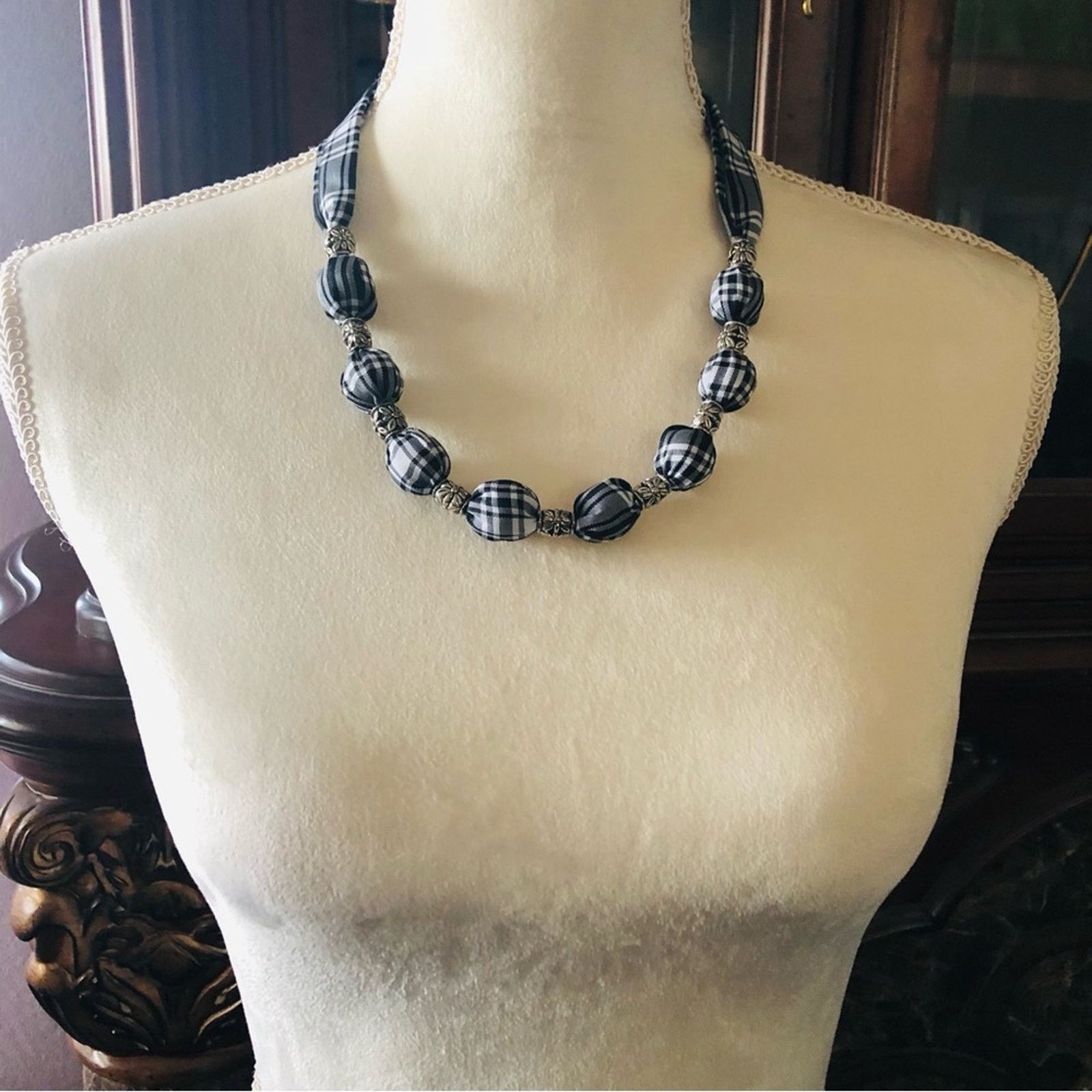 Handmade Country Girl black and white plaid fabric bead necklace Size ONE SIZE - 4 Thumbnail