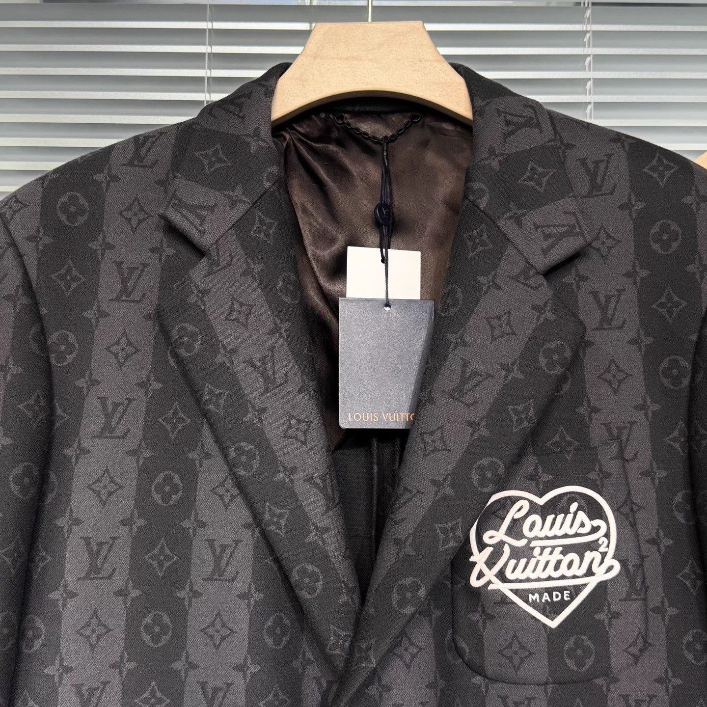 Louis Vuitton [Almost New] Louis Vuitton Suit Jacket Size US M / EU 48-50 / 2 - 3 Thumbnail