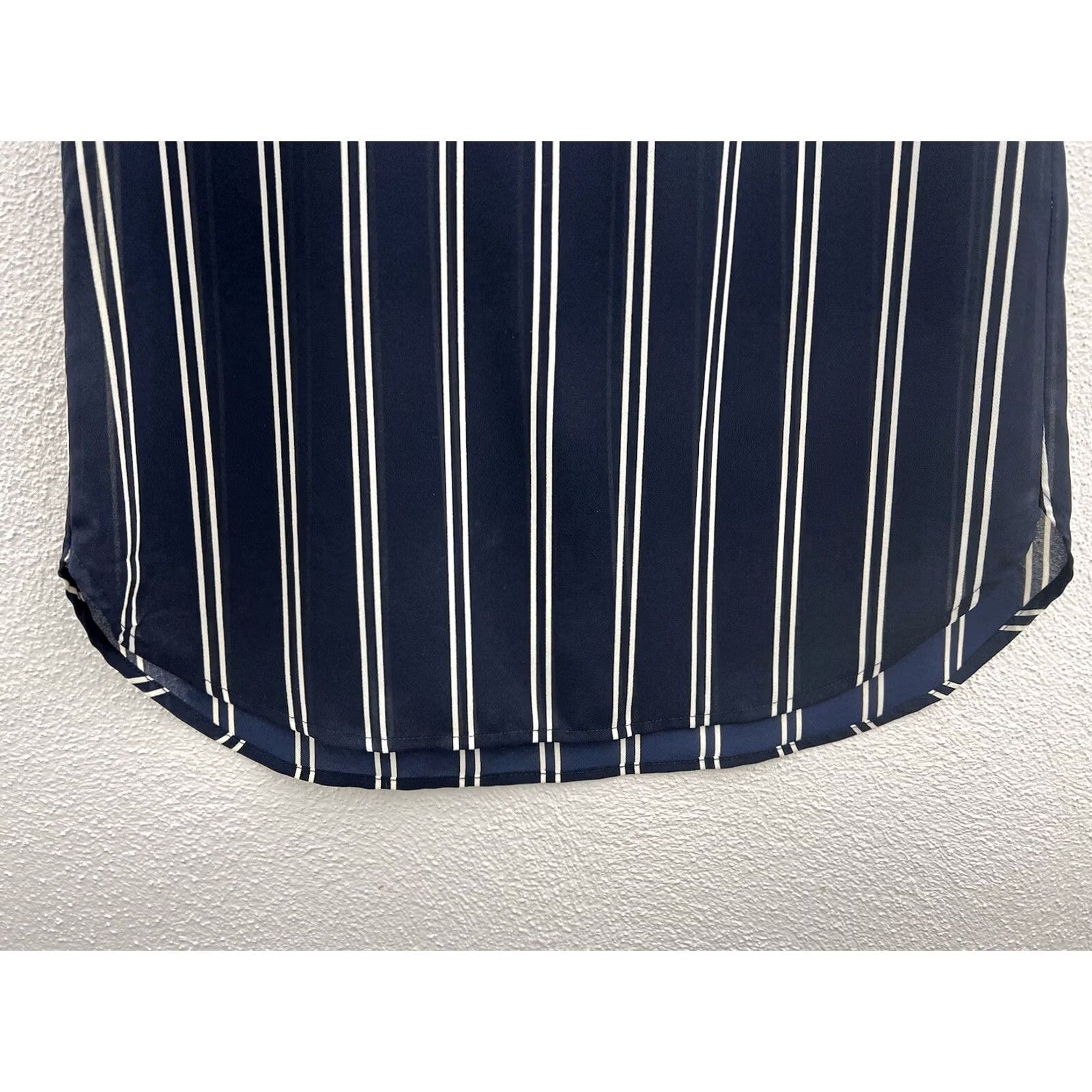 J.Crew Womens J. Crew Tank Top Size 6 Blue with White Strips Sleeveless Tank Top, Casual, Party/Cocktail, Regular, Blue, Striped, 6, J.CREW, Women, Tank Size M / US 6-8 / IT 42-44 - 4 Thumbnail