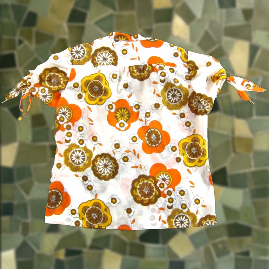 Vintage VINTAGE Handmade Blouse Shirt M Womens Floral 70s 100% polyester Orange Yellow White Short Sleeve Button Up Casual Size M / US 6-8 / IT 42-44 - 1 Thumbnail