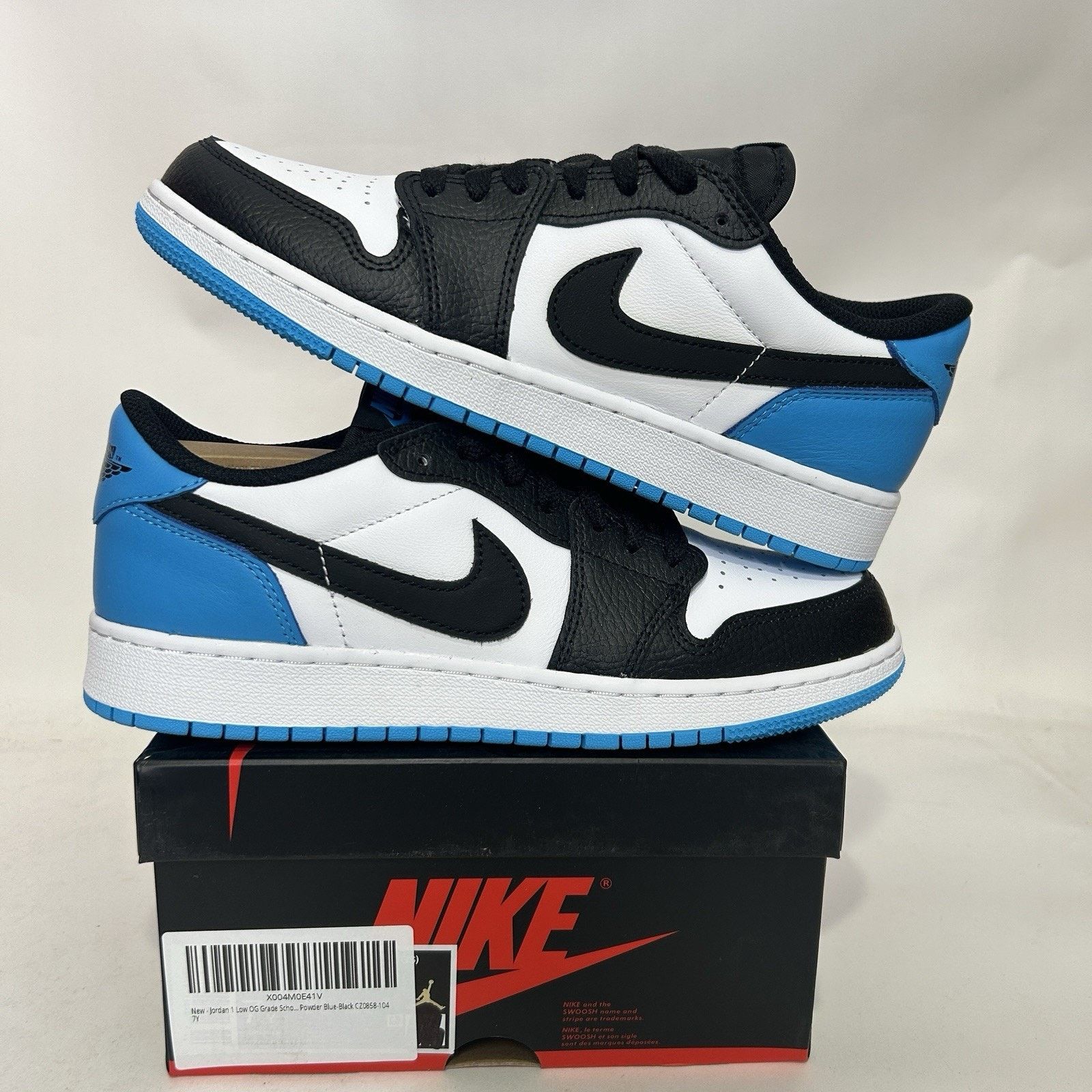 Nike Nike Air Jordan 1 Low Retro GS “UNC/Blue White Black” Size US 8.5 / IT 38.5 - 1 Thumbnail