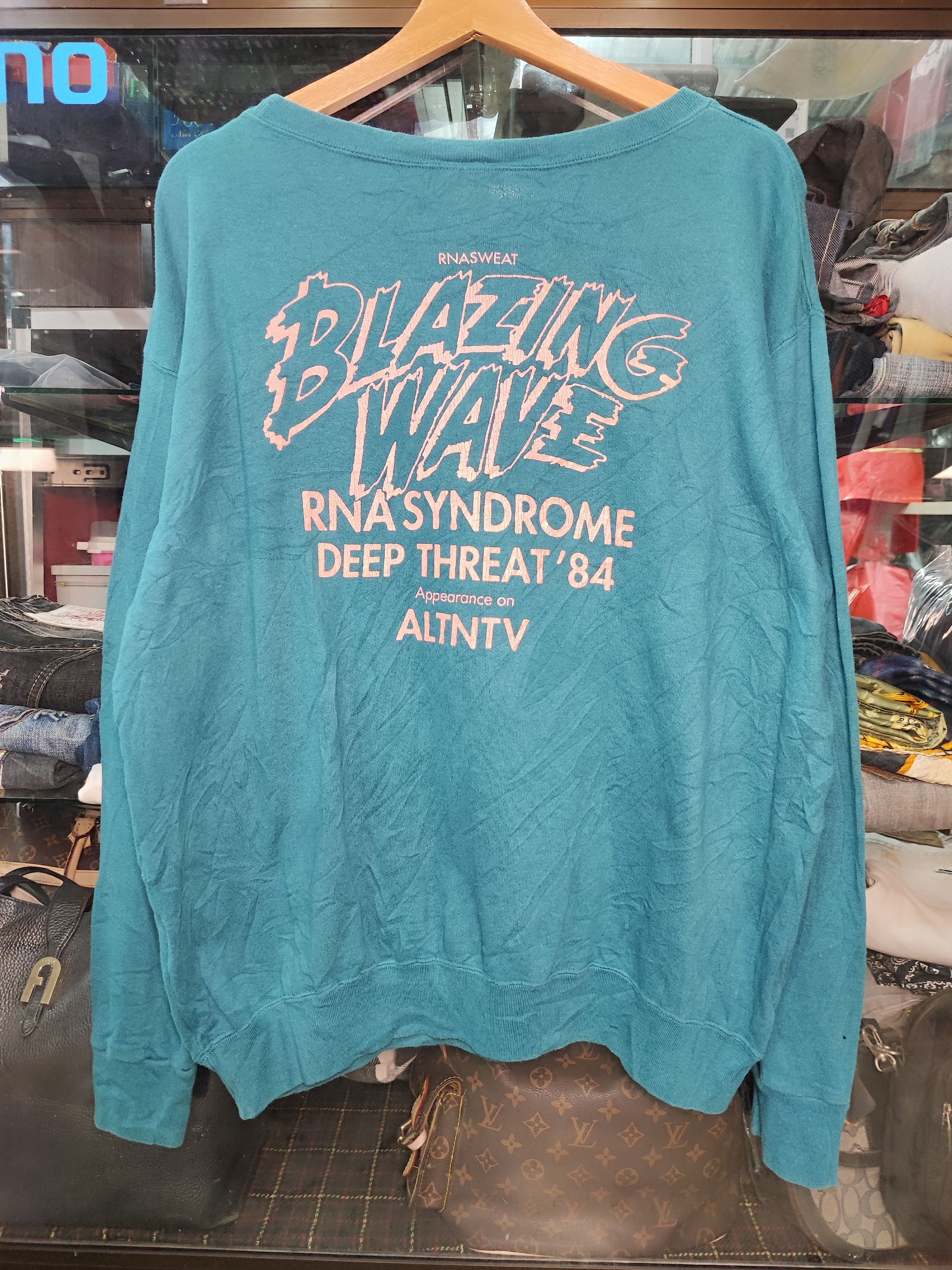 14th Addiction VINTAGE RNA INC SWT SHARK SWEATSHIRT Size US S / EU 44-46 / 1 - 6 Thumbnail