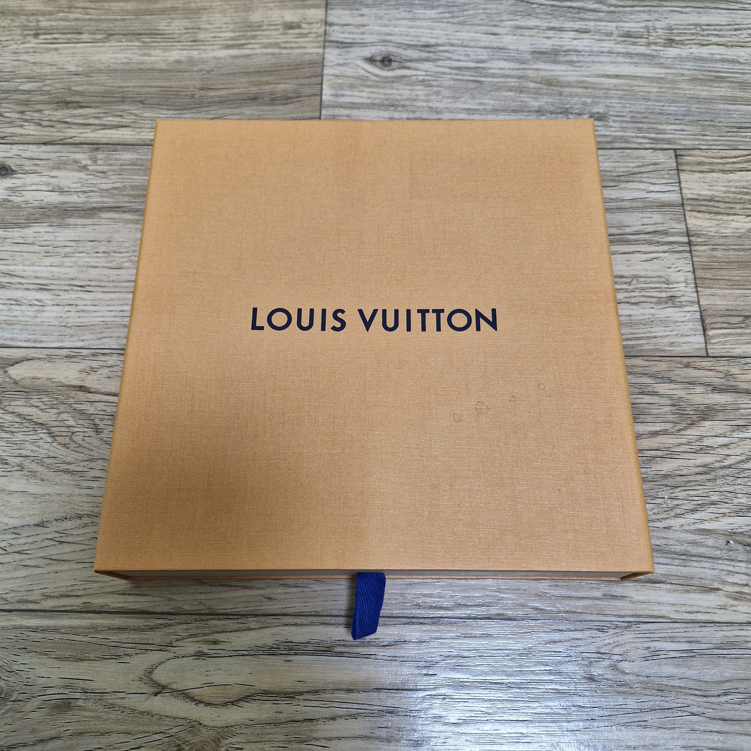 Louis Vuitton LOUIS VUITTON neon yellow fluo scarf Size ONE SIZE - 10 Thumbnail