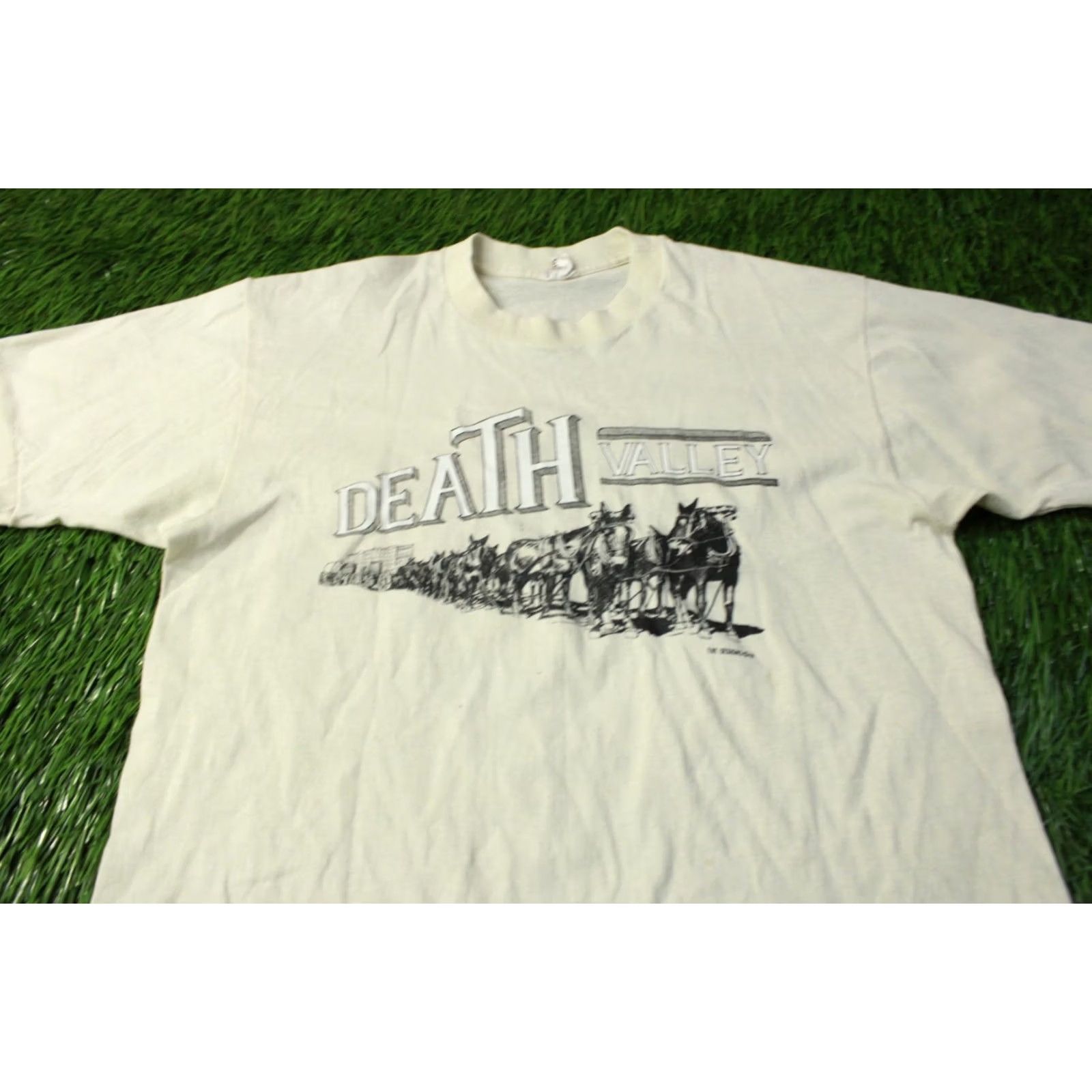 Vintage VINTAGE DEATH VALLEY 1984 BAND SHIRT JERSEY T FINE ORIGINAL SIZE L MEN Size US L / EU 52-54 / 3 - 2 Thumbnail