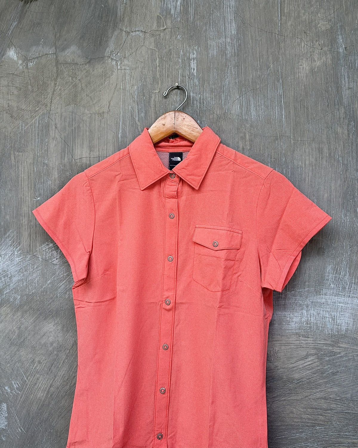 The North Face The North Face Button Up Shirt Size S / US 4 / IT 40 - 2 Thumbnail