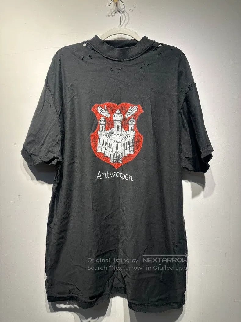 Balenciaga Balenciaga Logo Printed Distressed Round Neck Short Sleeve Size US S / EU 44-46 / 1 - 1 Thumbnail