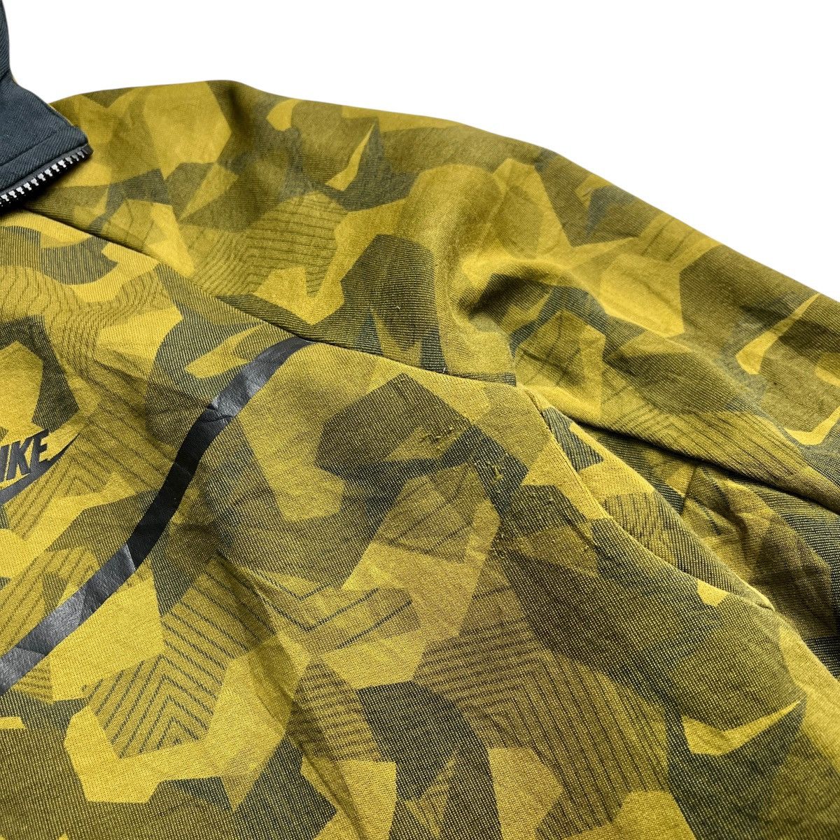 Nike Nike Tech Fleece Green Camo Size US XXL / EU 58 / 5 - 7 Thumbnail