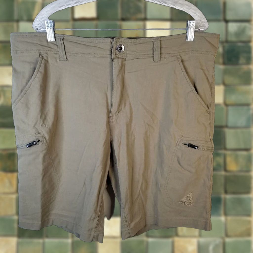 Vintage GERRY Mens Beige Hiking 6 Pocket Shorts Size 40 Size US 40 / EU 56 - 1 Thumbnail