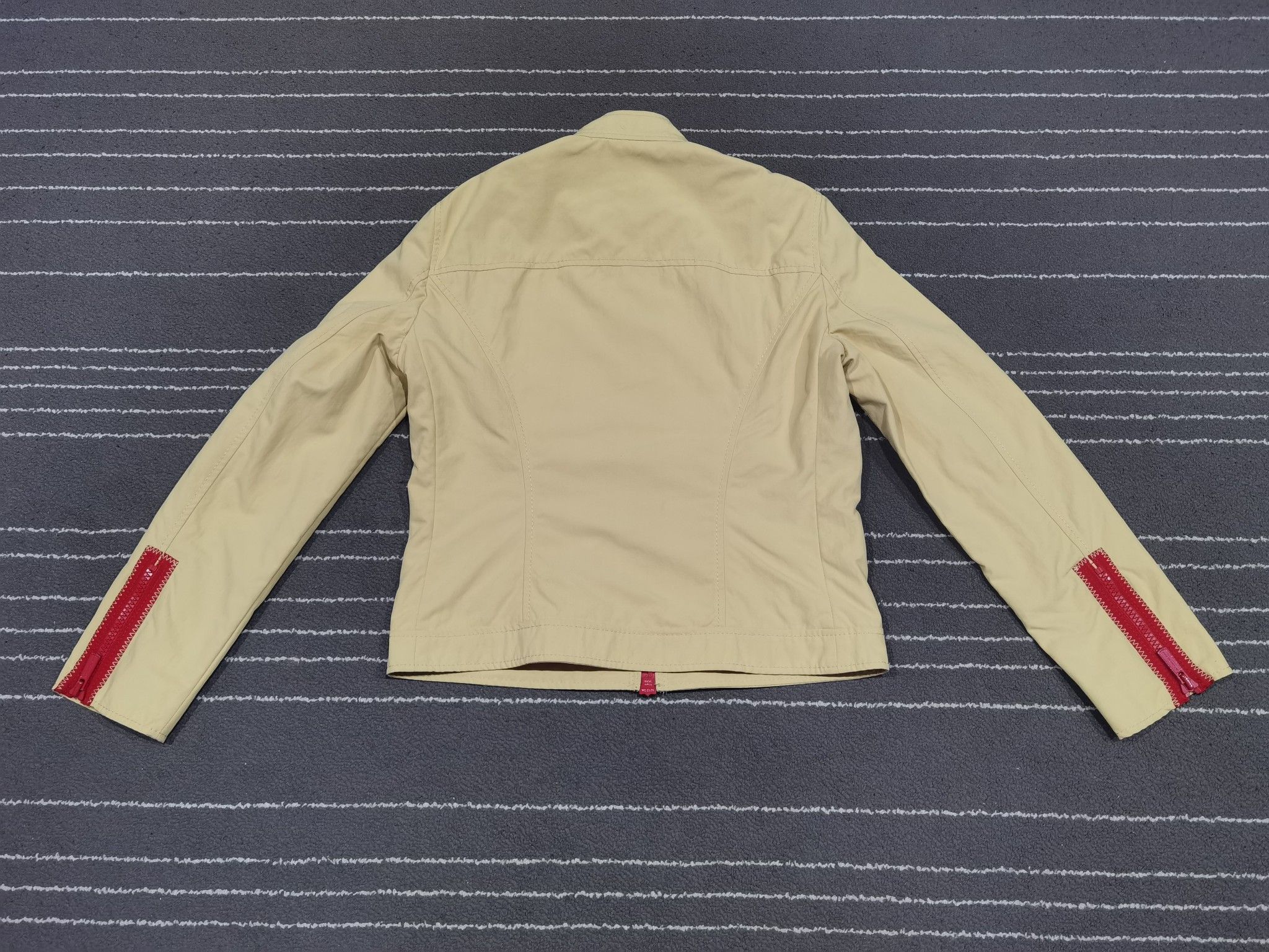 Moschino MOSCHINO CHEAP AND CHIC XS 7082 Size XS / US 0-2 / IT 36-38 - 4 Thumbnail