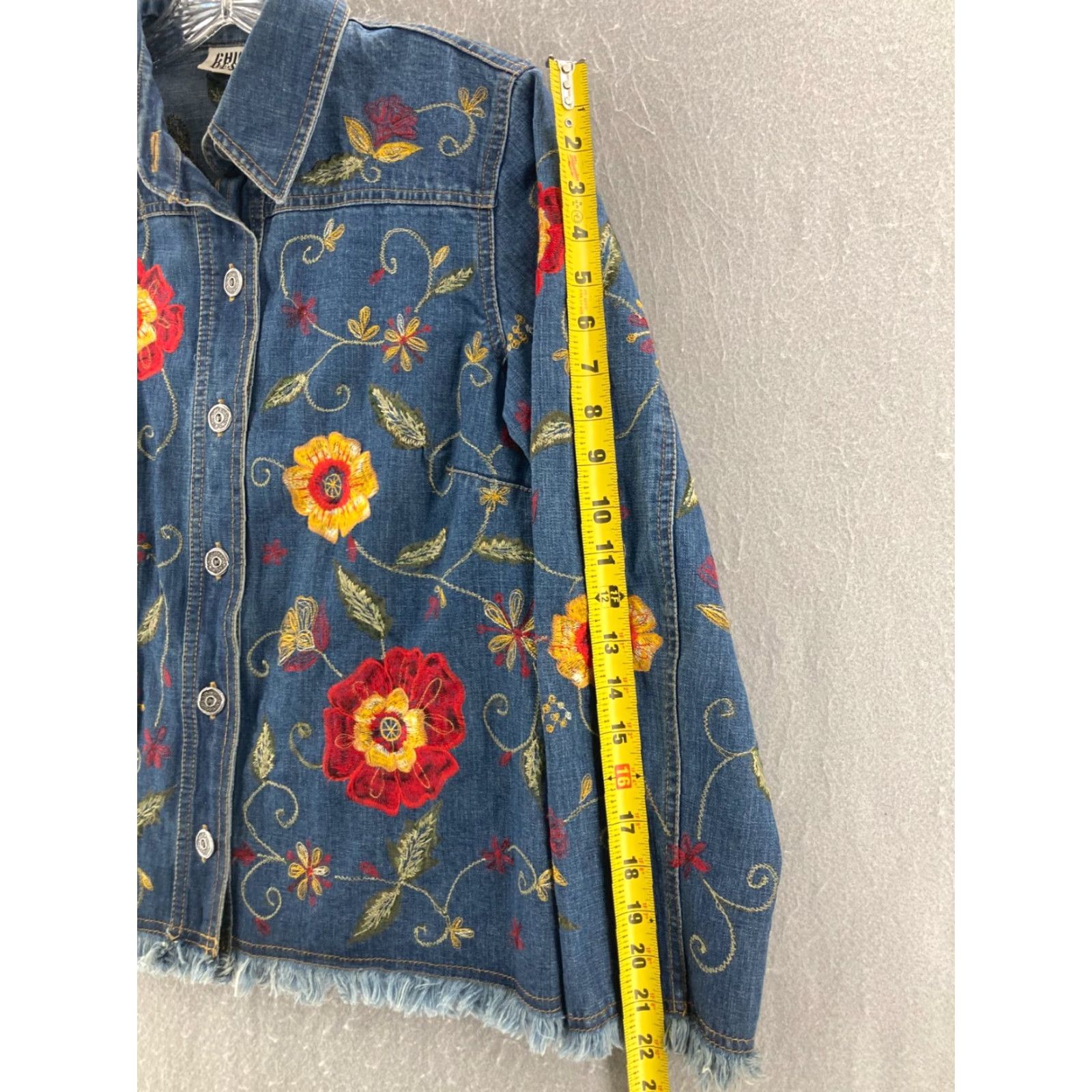 Vintage CHICOS Denim Shirt Floral Embroidered Button Front Blue, Cotton, Long Sleeve, Collared, Casual Womens, Size 0, Regular Fit, Blue Denim Shirt Women Size XS / US 0-2 / IT 36-38 - 4 Thumbnail