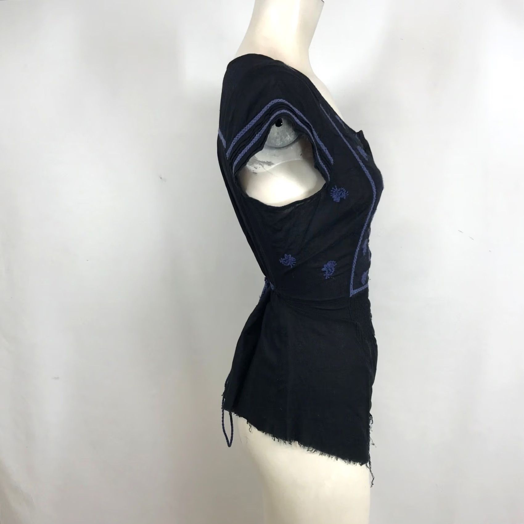 Free People Free People Blouse Black Blue Floral Embroidered Smocked Waist Button Front Cap Sleeve Top Size 10 Women Size L / US 10 / IT 46 - 4 Thumbnail