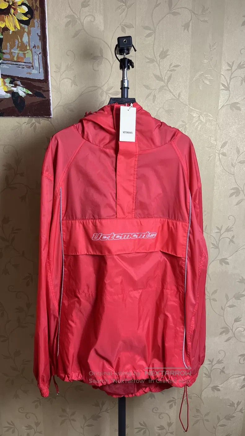 Vetements Vetements Red Hooded Windbreaker Jacket Size US XS / EU 42 / 0 - 1 Thumbnail